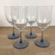 Verres striés à pied bleu