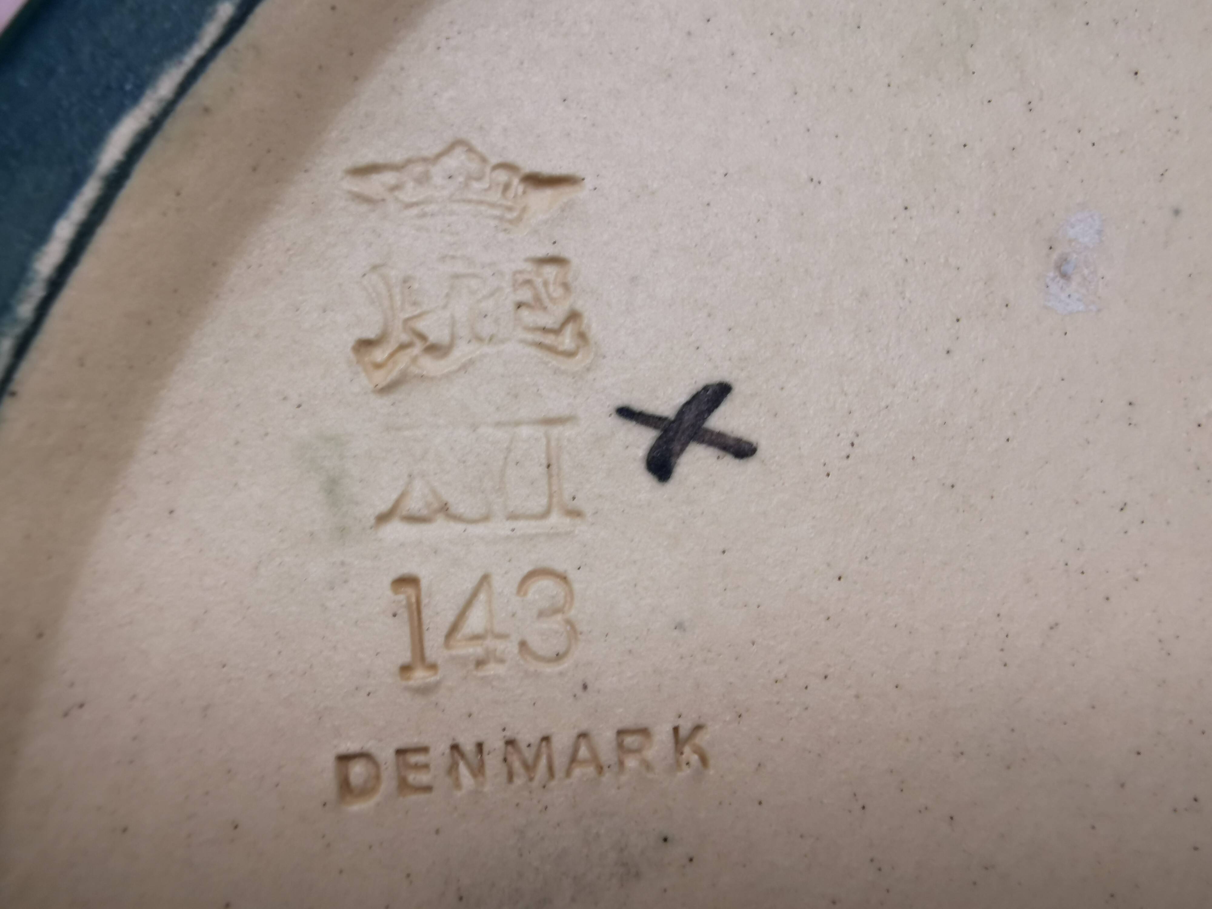 Dish with sea lions hand painted by Ipsen's widow, Denmark 1930s.