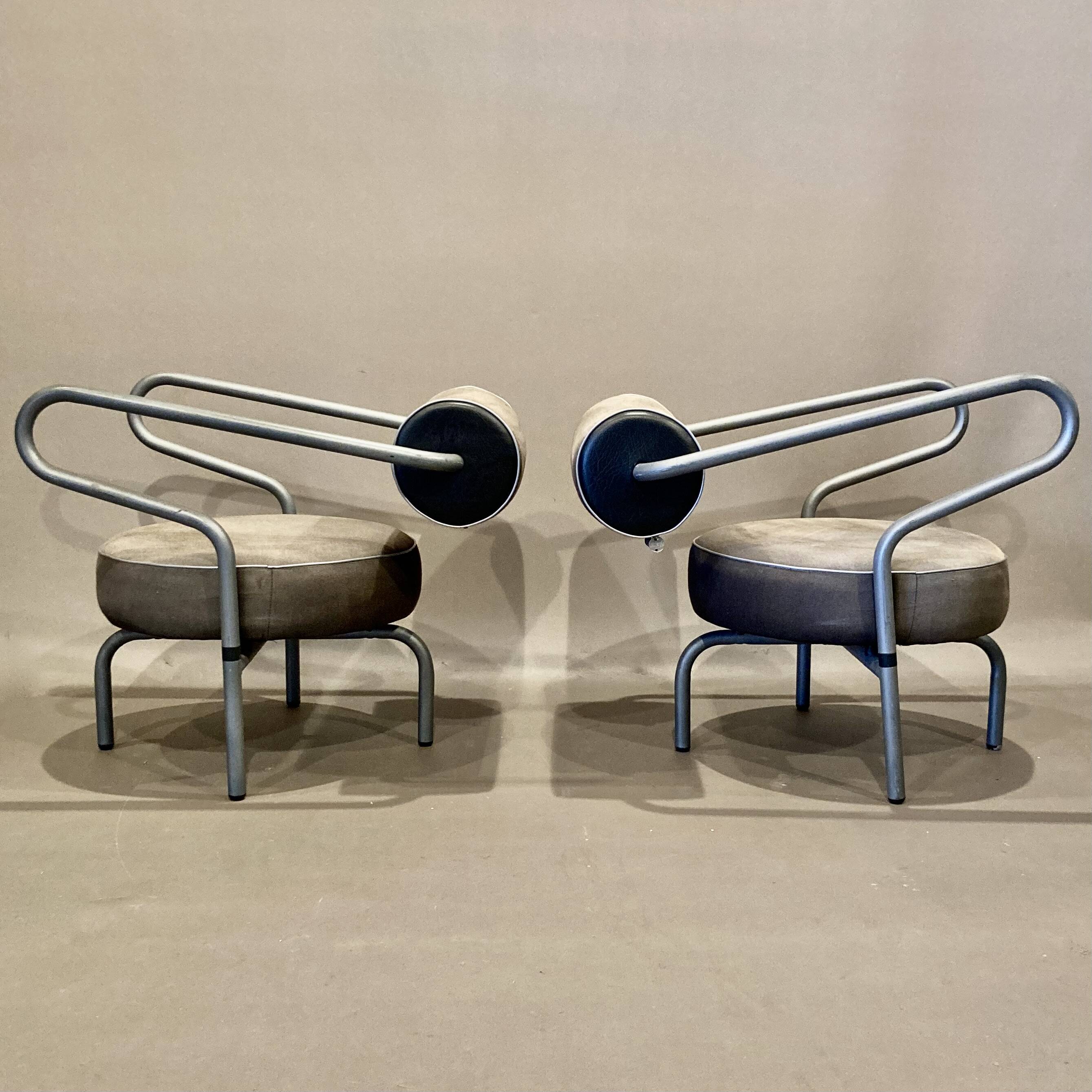 Pair of designer armchairs "the natural choice".