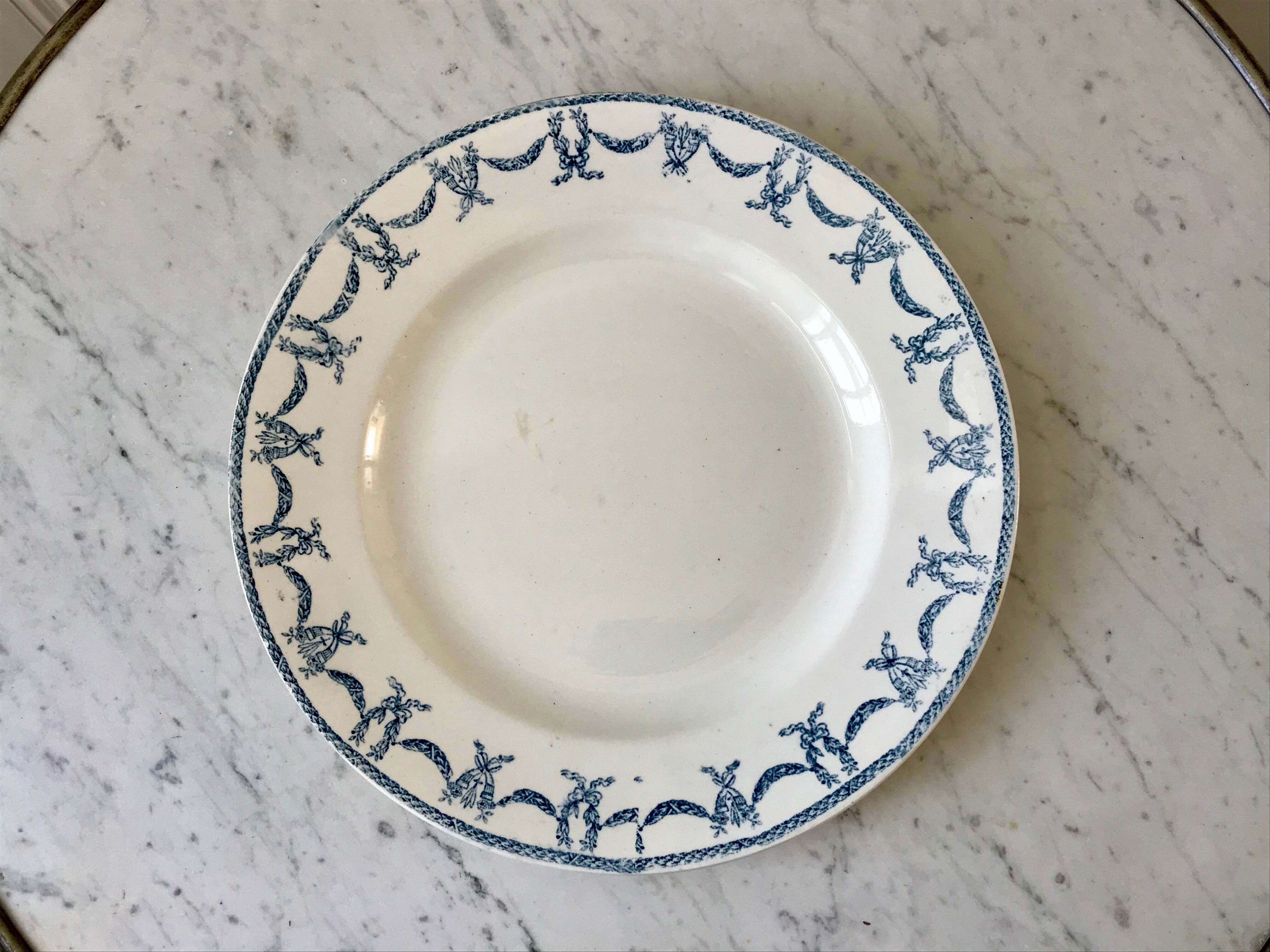 round dish in blue Iron Earth U&C Digoin Sarreguemines model Les Ternes late 19th century