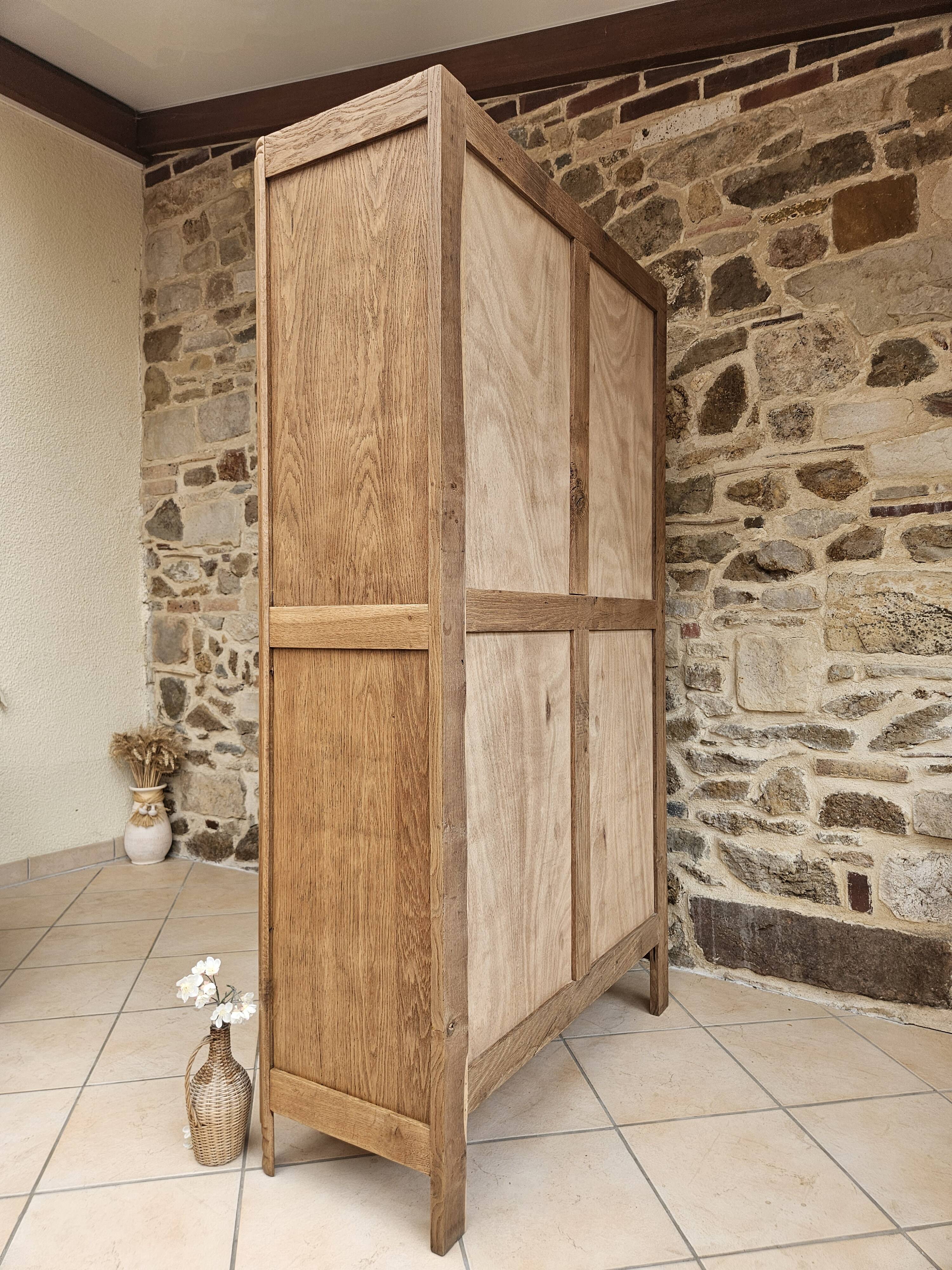 Art Deco display cabinet from Paris