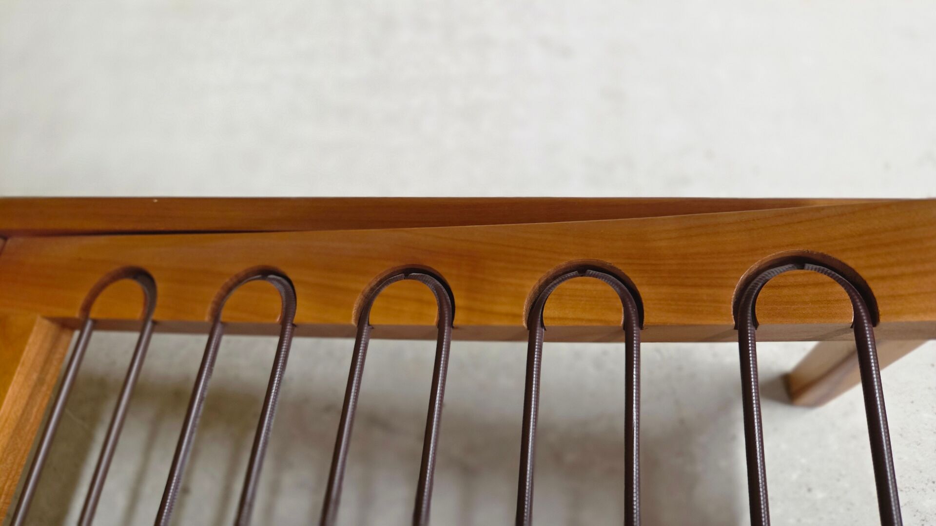 Paire de fauteuils scandinaves en bois clair – Années 60