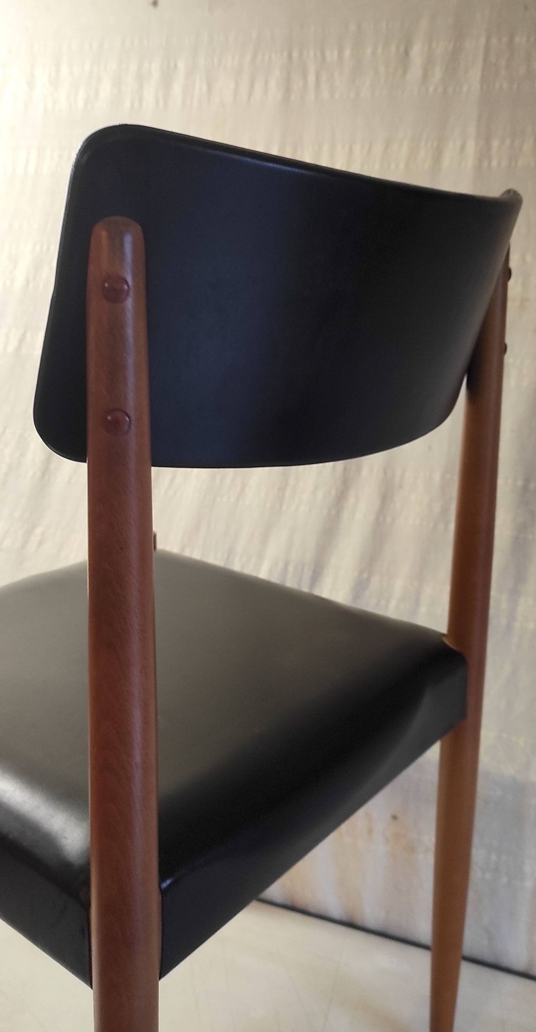 Scandinavian style chair in wood and faux leather - 1960s/70s