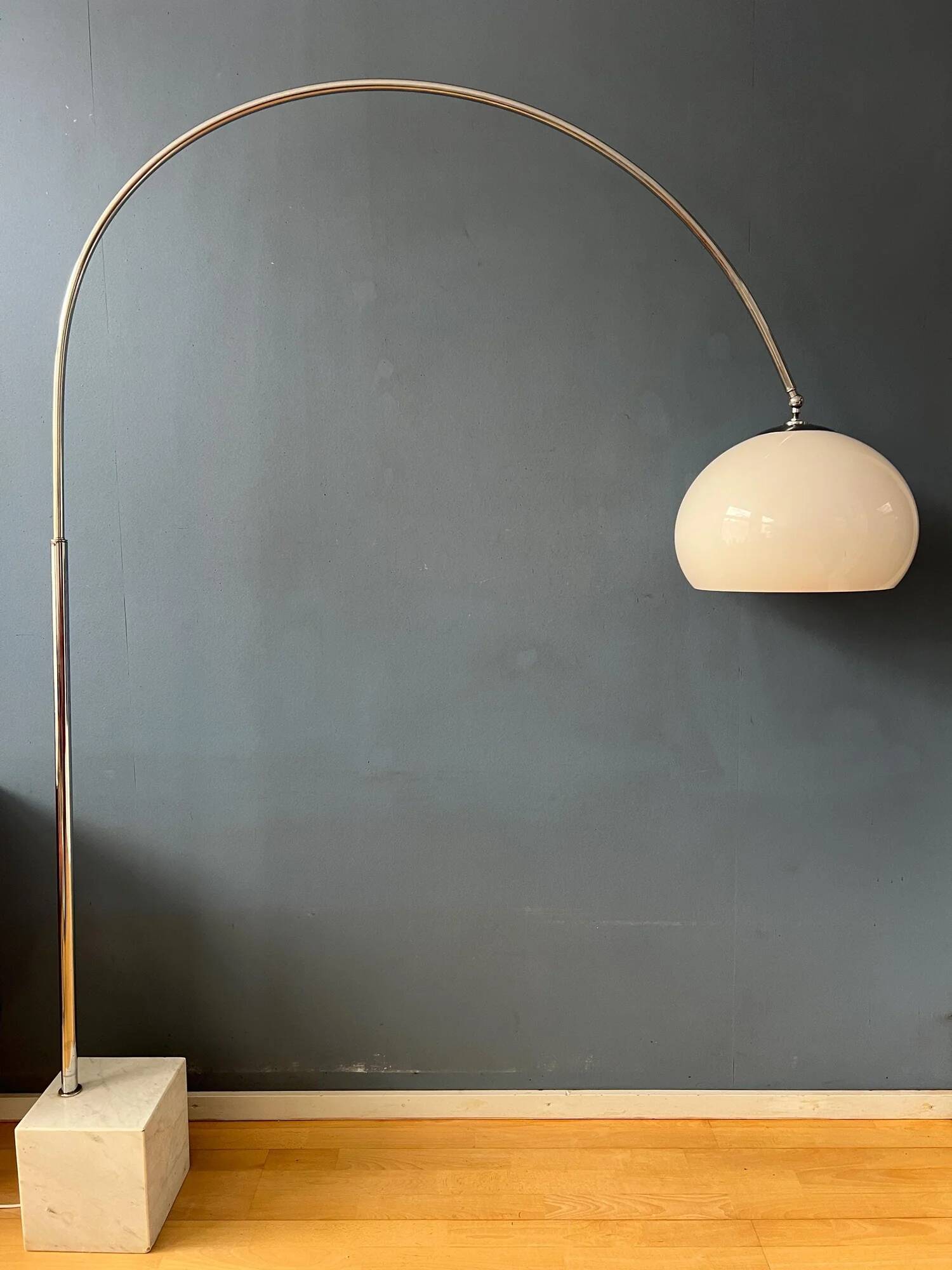 Vintage Guzzini Space Age arc floor lamp with white mushroom shade and marble base