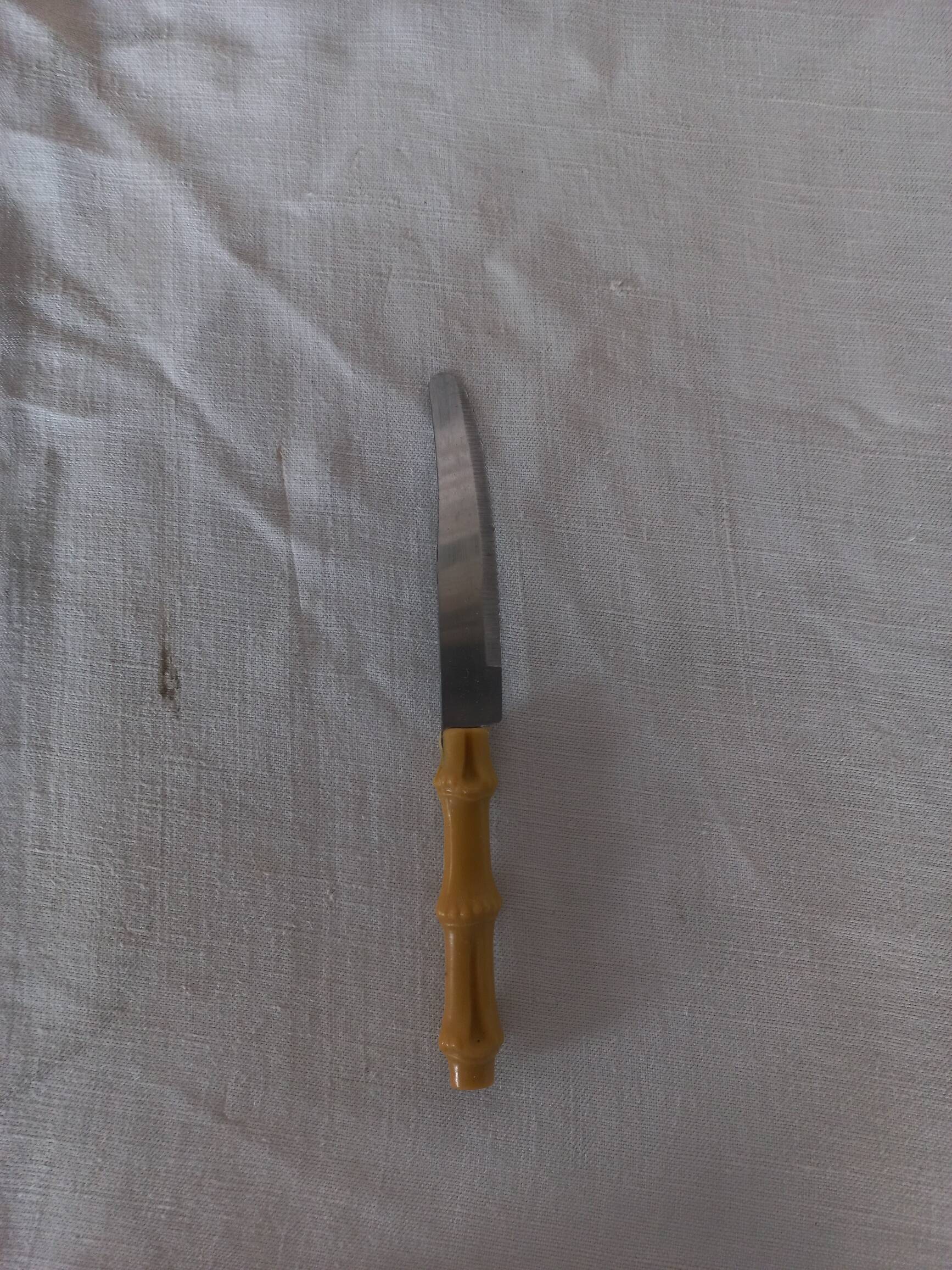 Set of 7 vintage knives
