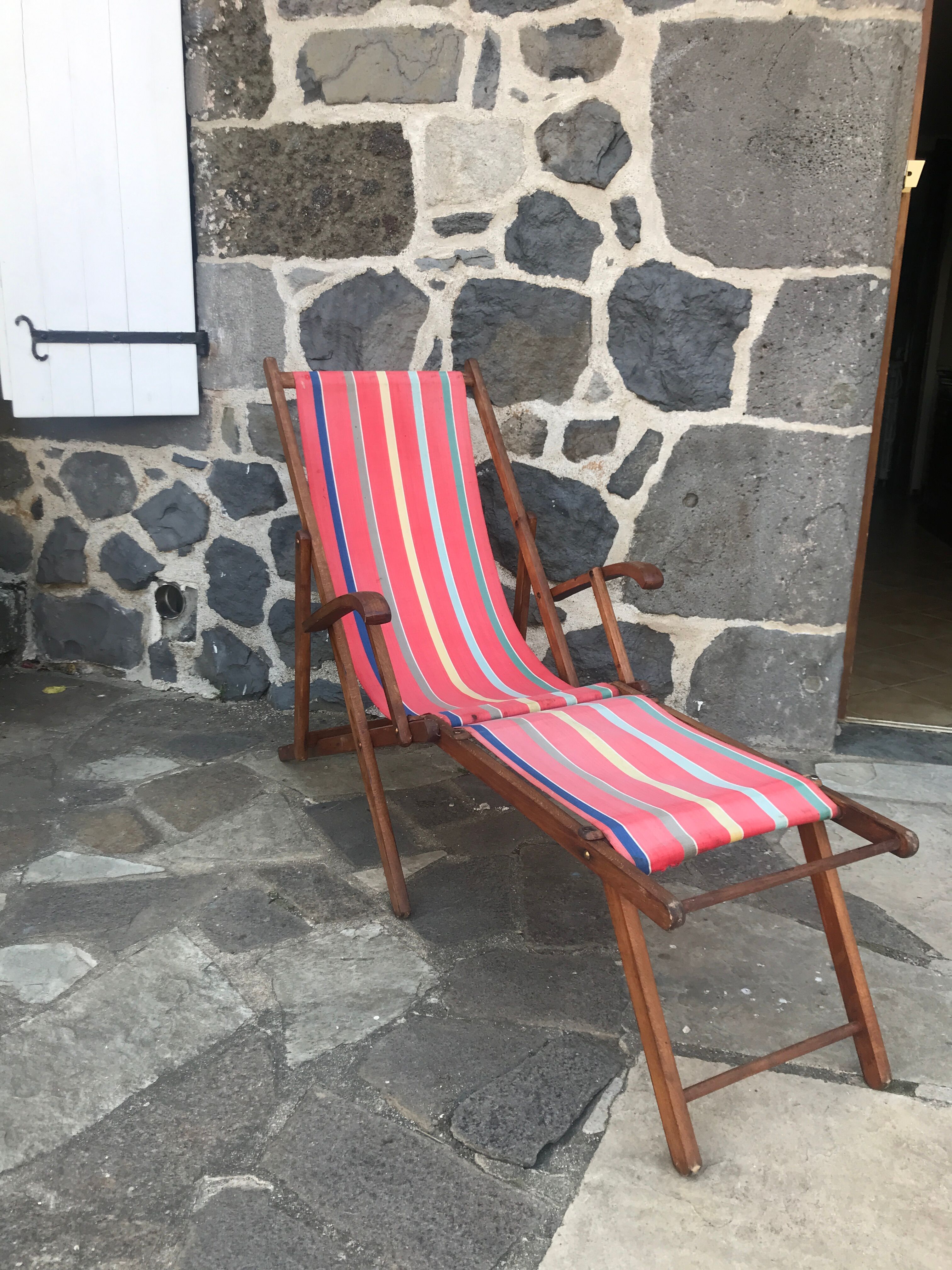 Deckchair convertible into a sun lounger