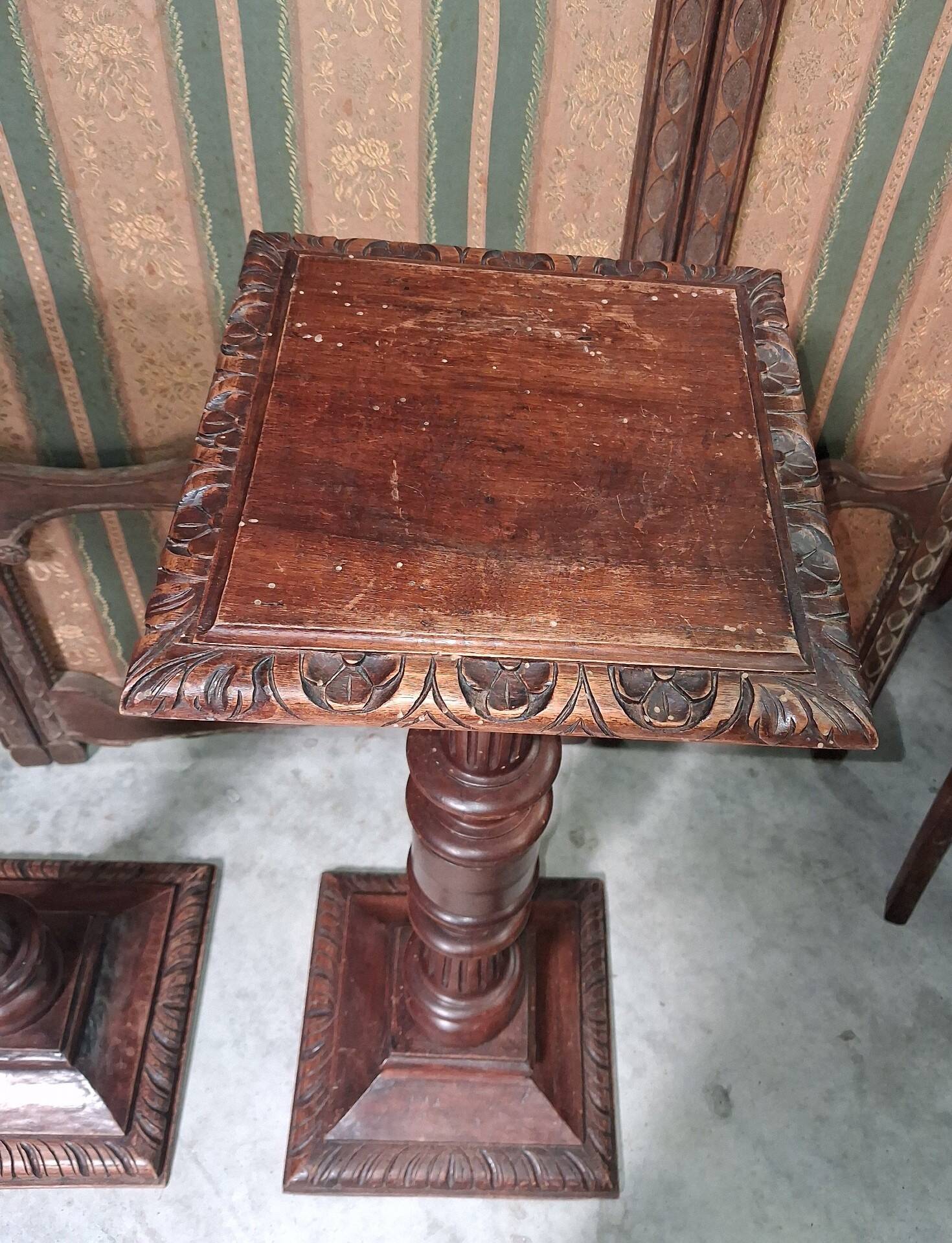Pair of Renaissance-style stools in walnut - 19th century.