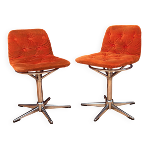 Paire de chaises pivotantes,