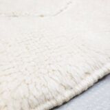 Tapis berbère marocain m'rirt écru uni à losanges gravés 3x2,07m