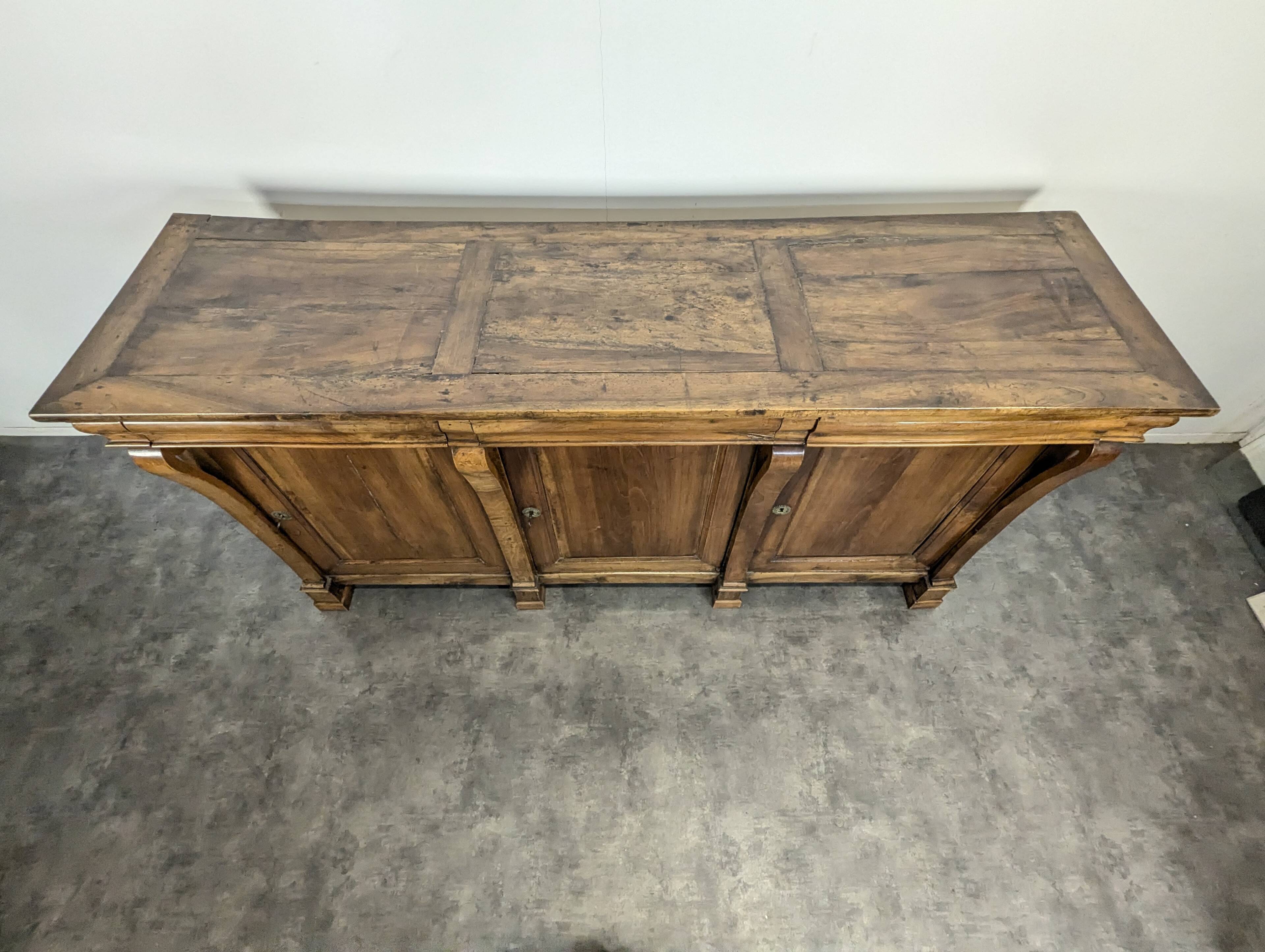 Walnut enfilade from the Restoration period.