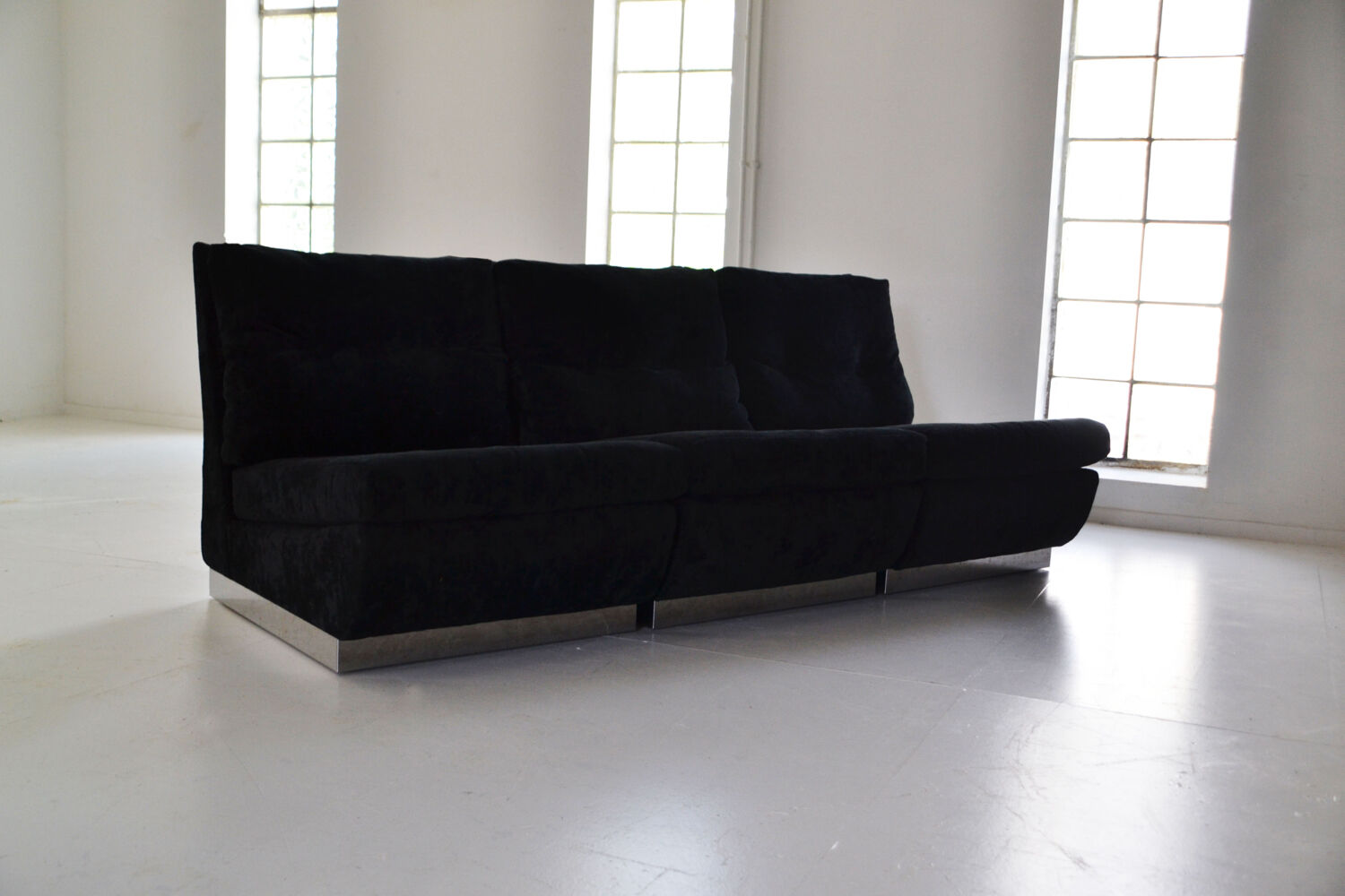 Modular sofa in black velvet 1970