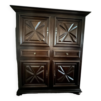 Armoire bois massif sculpte