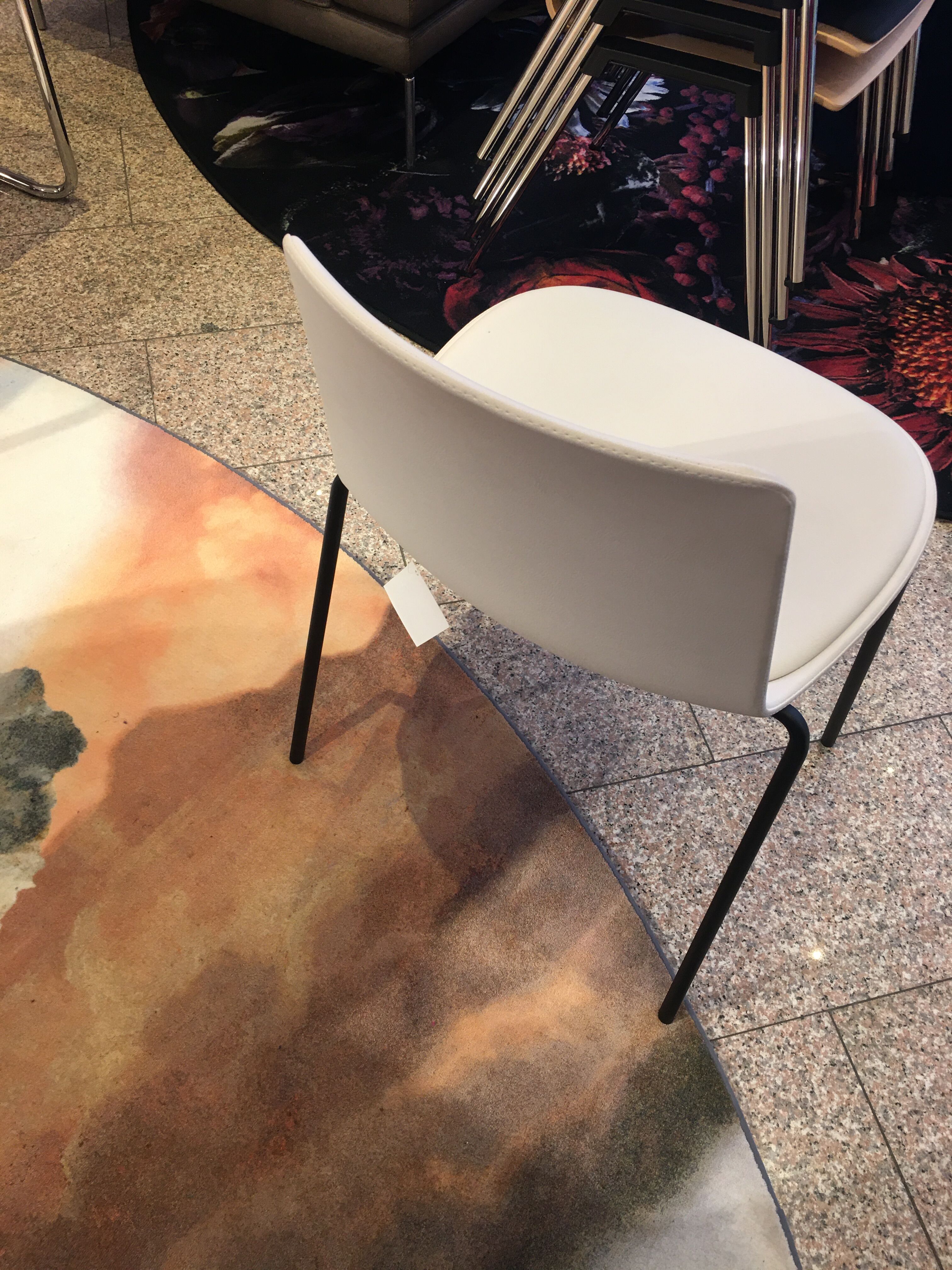 Chaise Lottus de chez Enea
