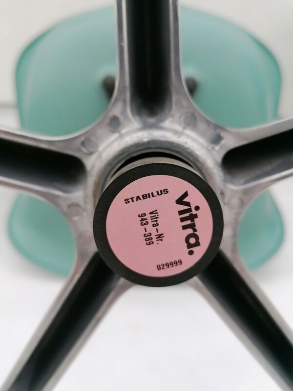 Set de 4 fauteuils PACC par Charles et Ray Eames pour Vitra