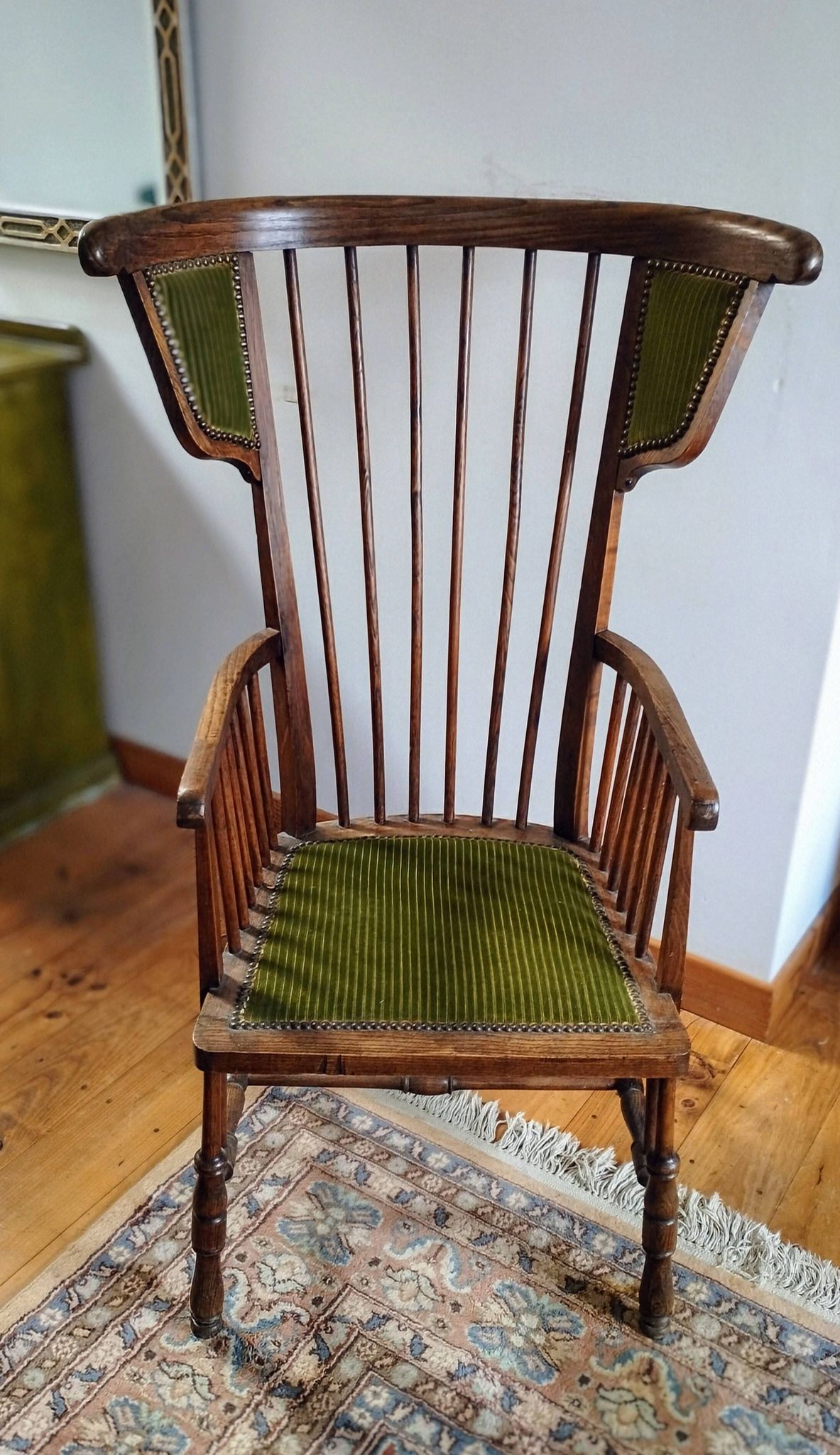 1900s Arts and Crafts style tapered wingback armchair