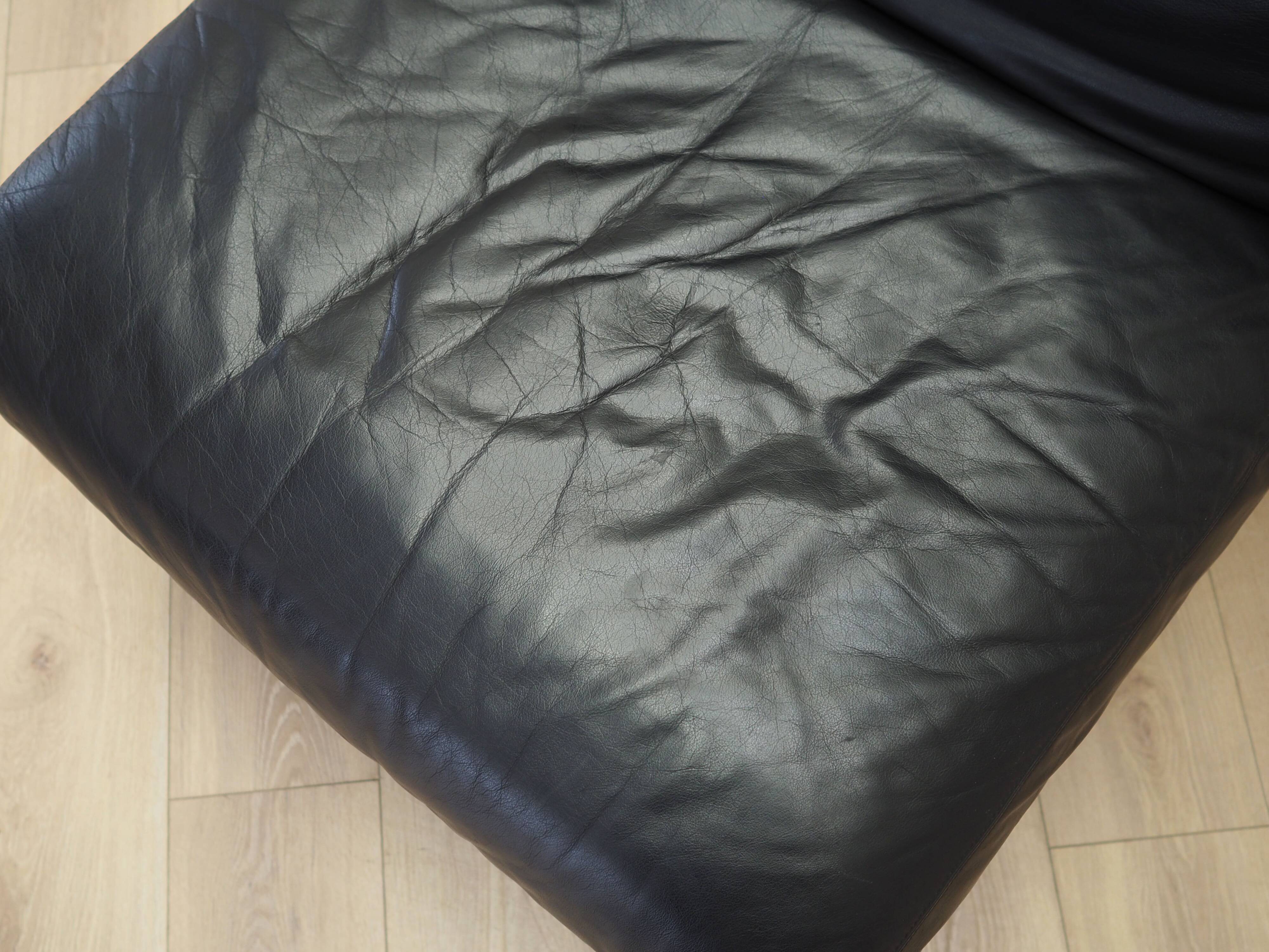 Black leather pouffe/armchair, Italian design, 1960s, production: Italy