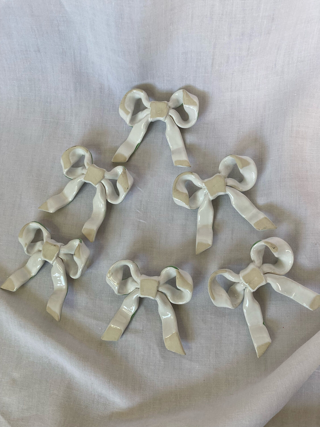 Earthenware knife holders knots