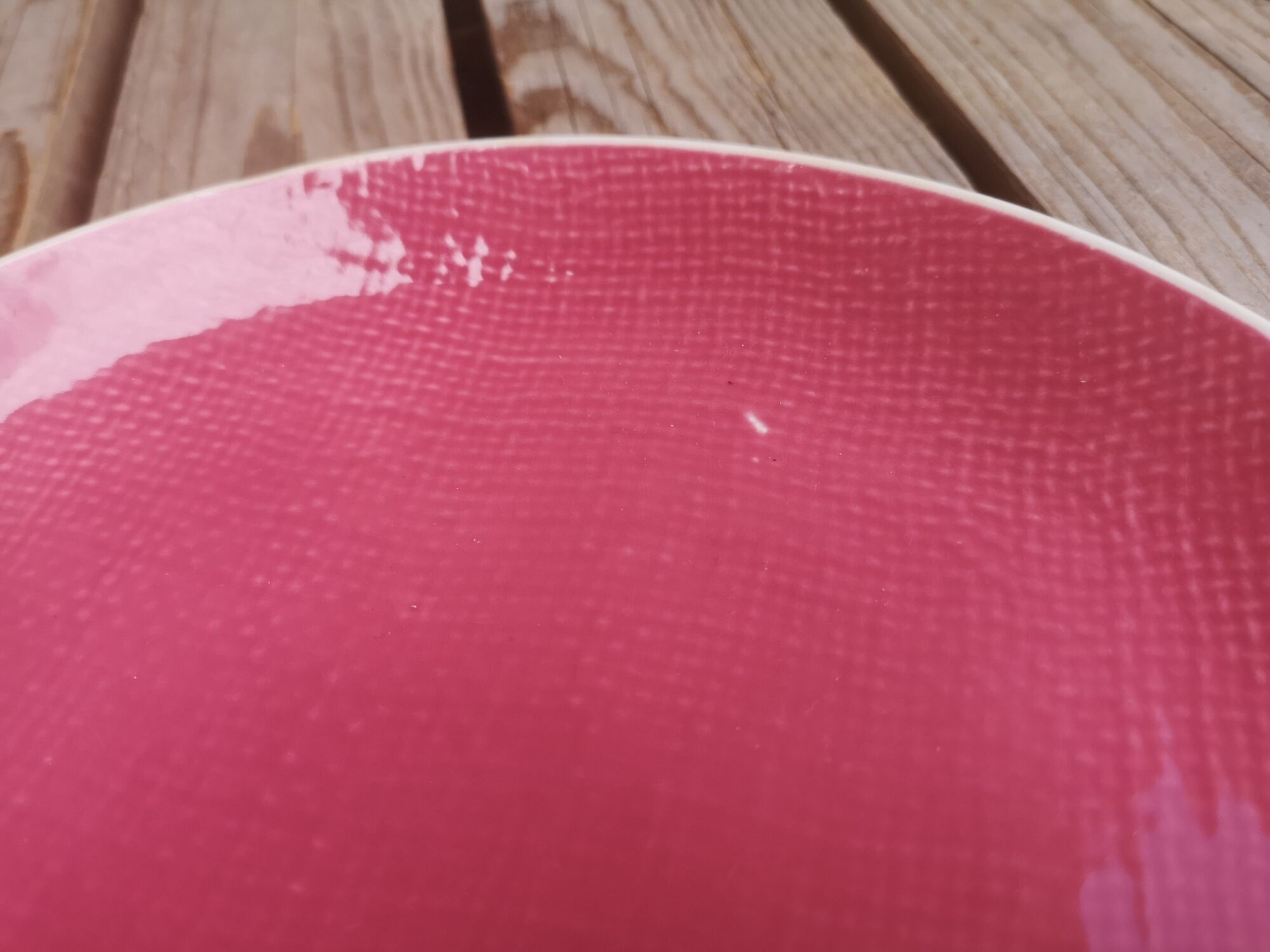 Plate in Faience de Salins Model Deauville Raspberry