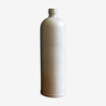 Enamelled white stoneware bottle