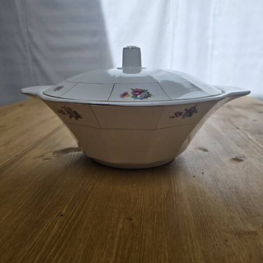 Soup tureen Digoin Sarreguemines Prado