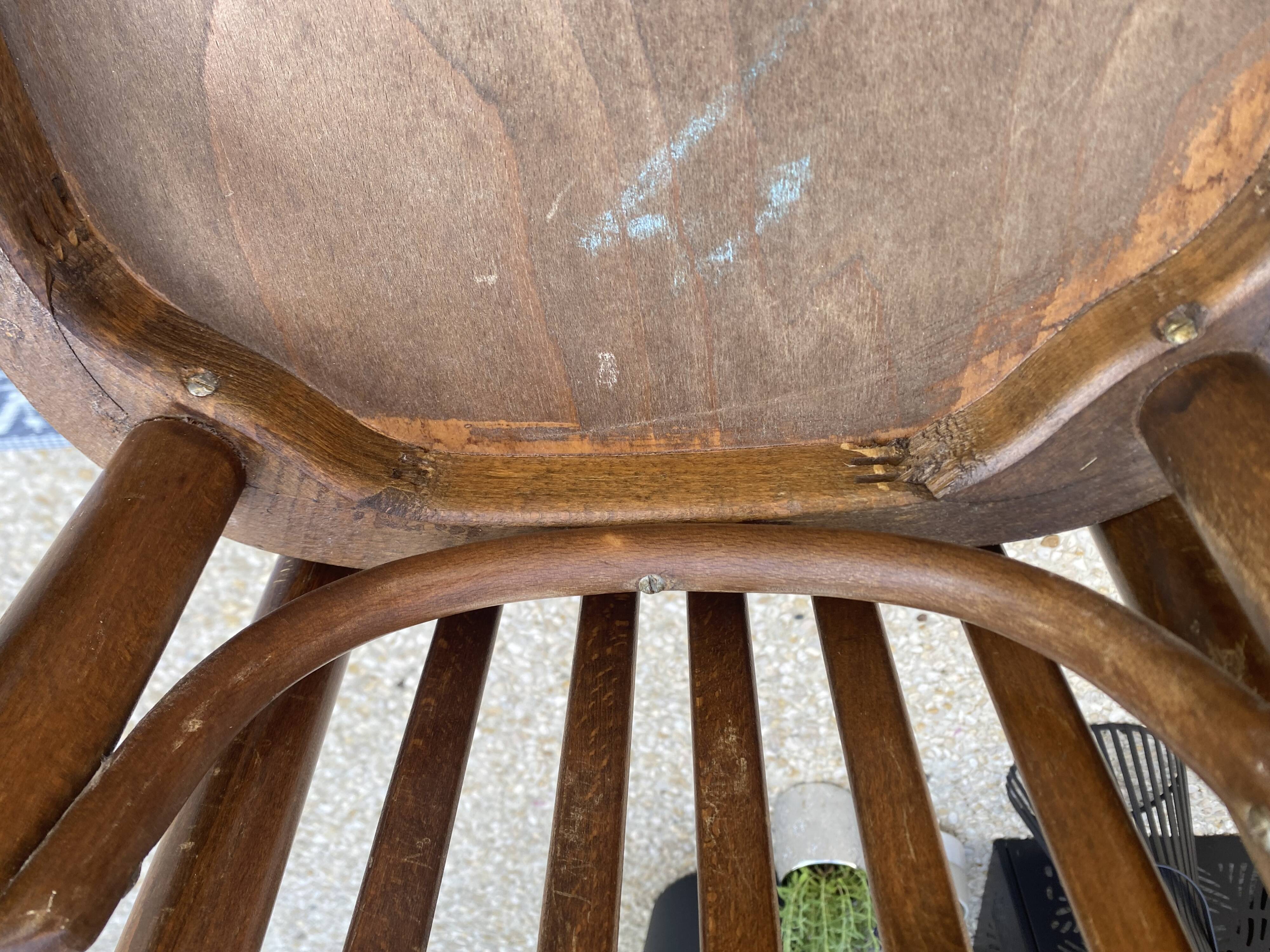 Ensemble de 8 chaises bistrot style Baumann bois courbé Annee 50/60