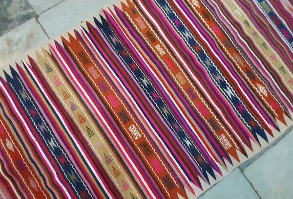 tapis kilim rose marocain tapis rayé en laine fait à la main 100x200cm