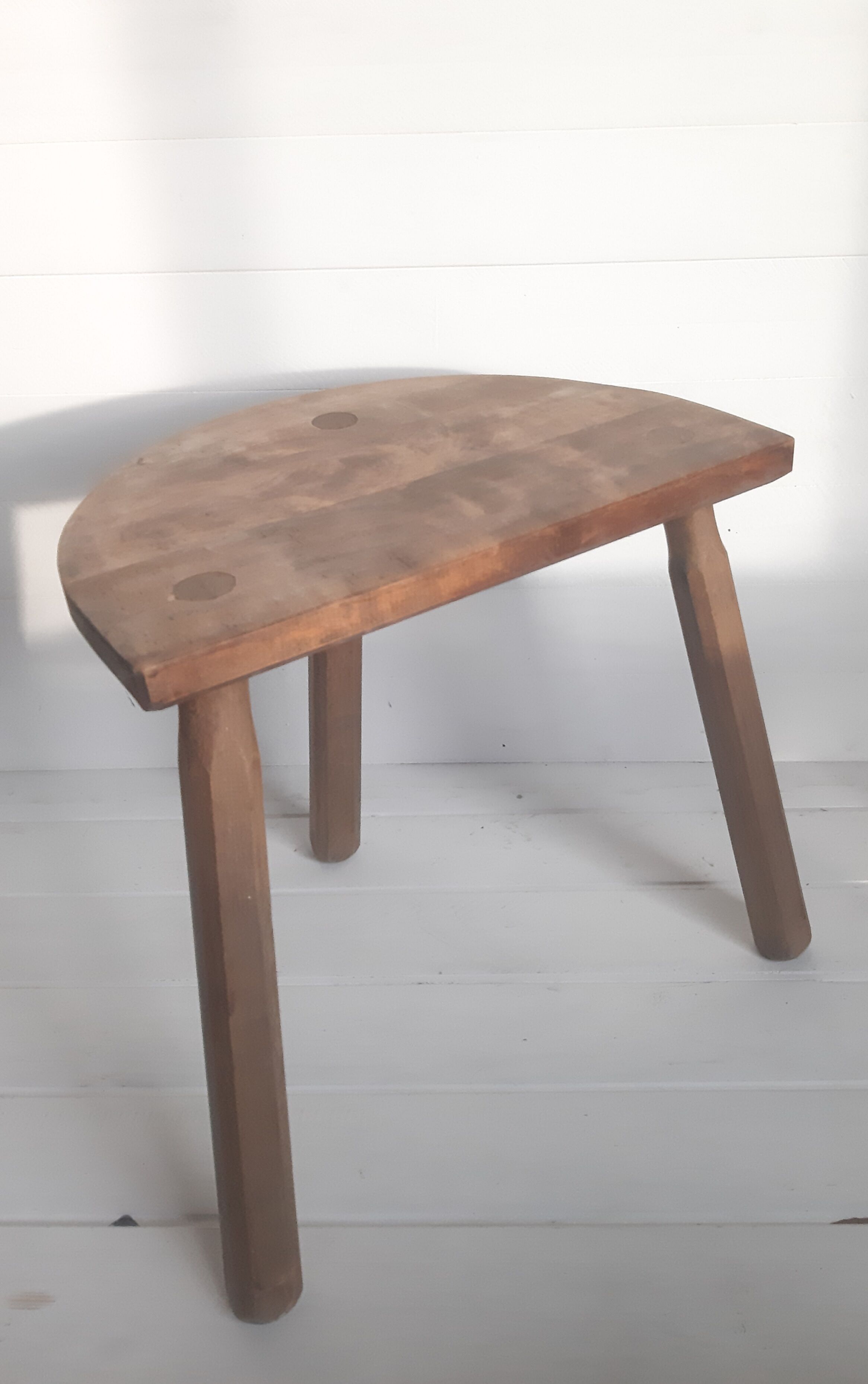 Tabouret tripode
