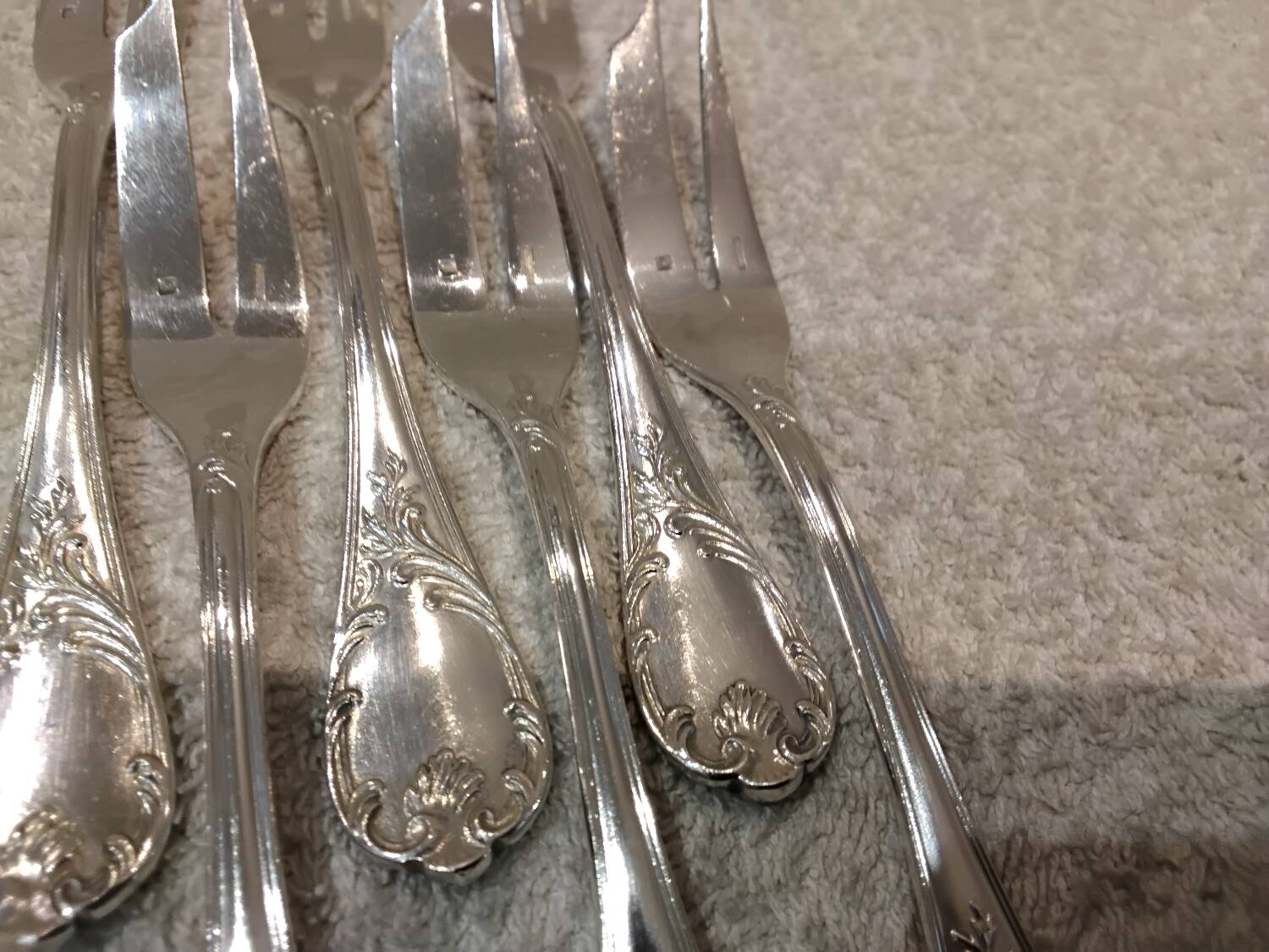 6 silver-plated metal cake forks by Christofle Marly.