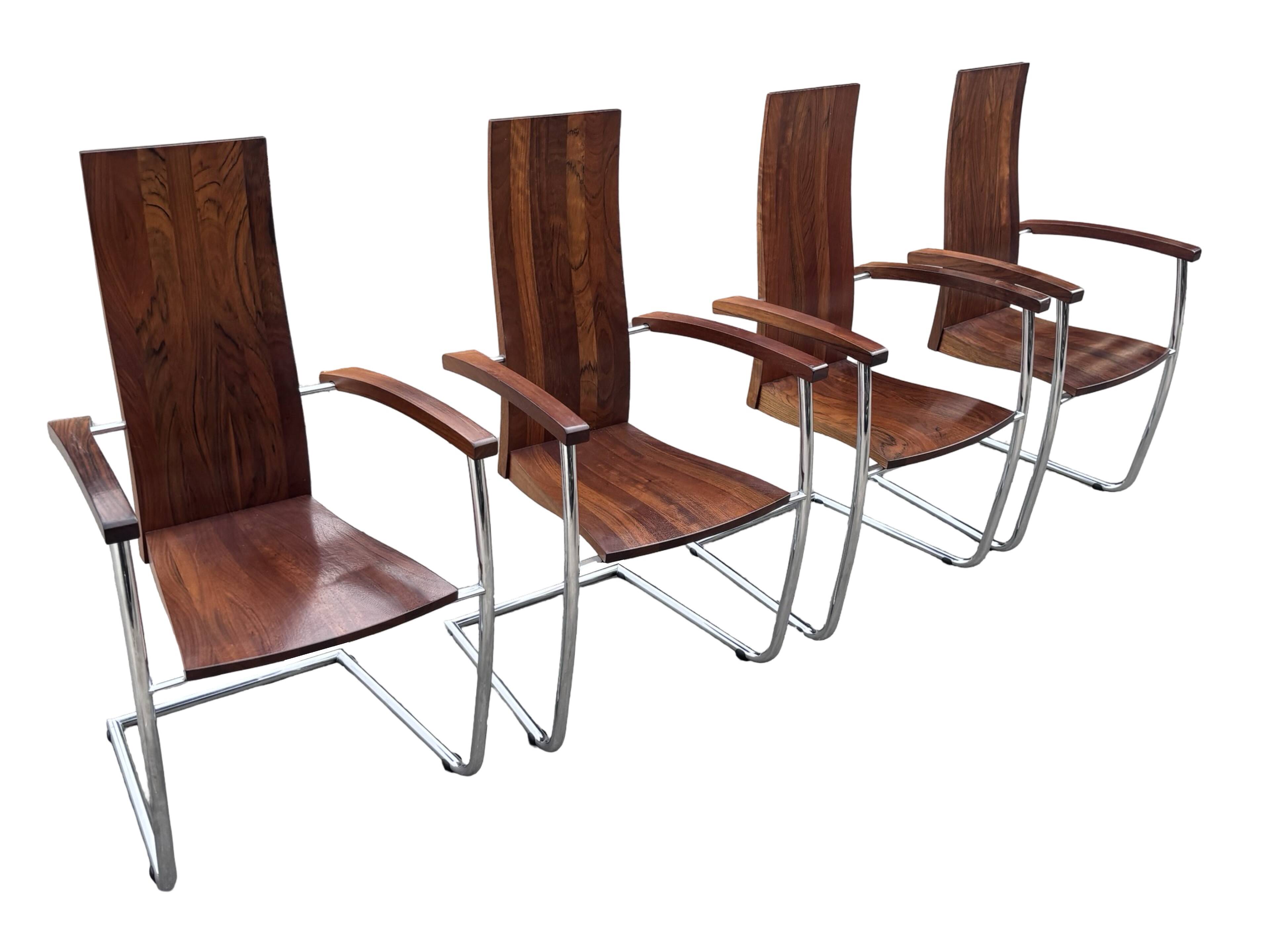 Ensemble vintage de quatre chaises design en hêtre massif chrome