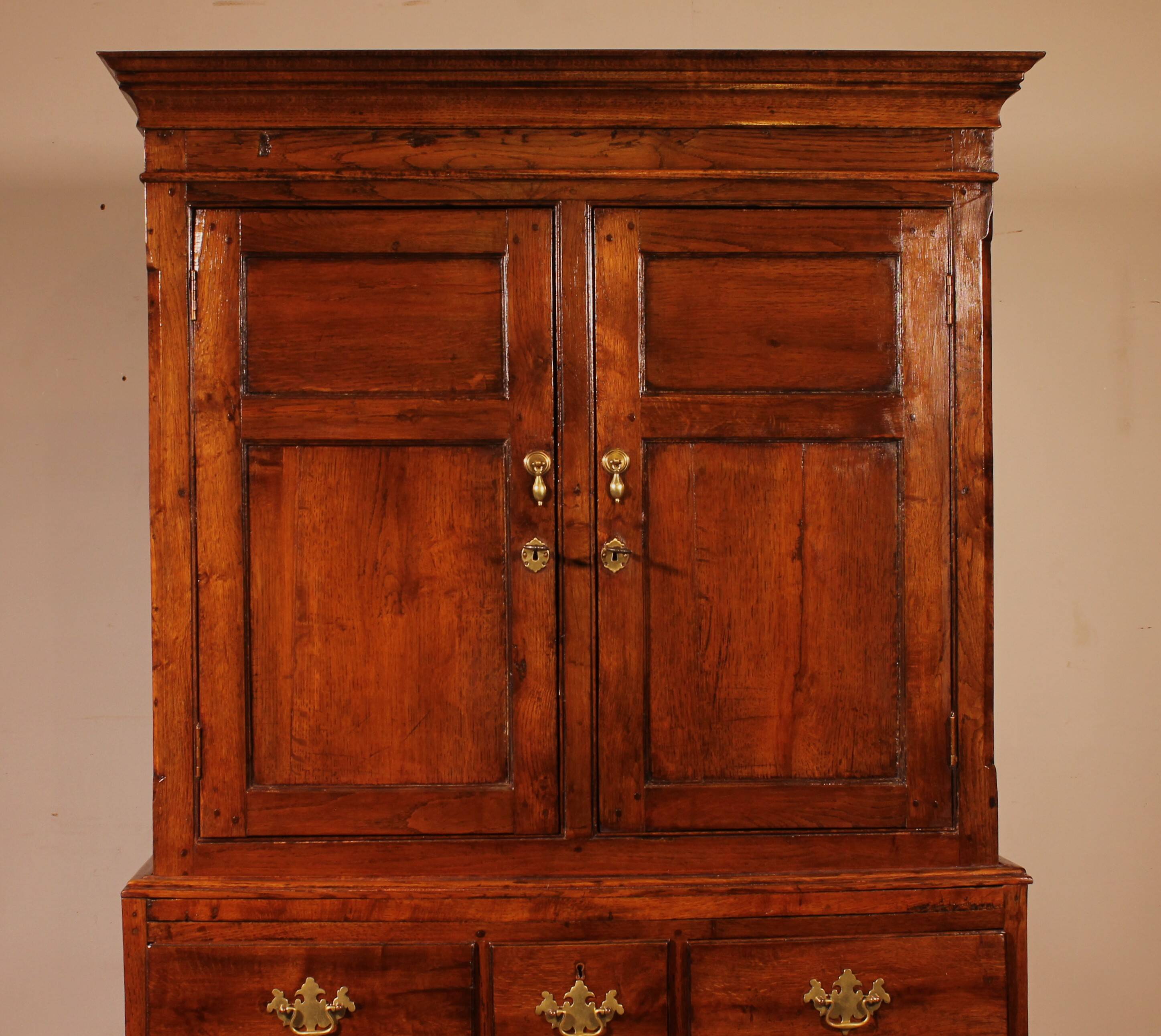 Small 18th Century Oak Linen Press