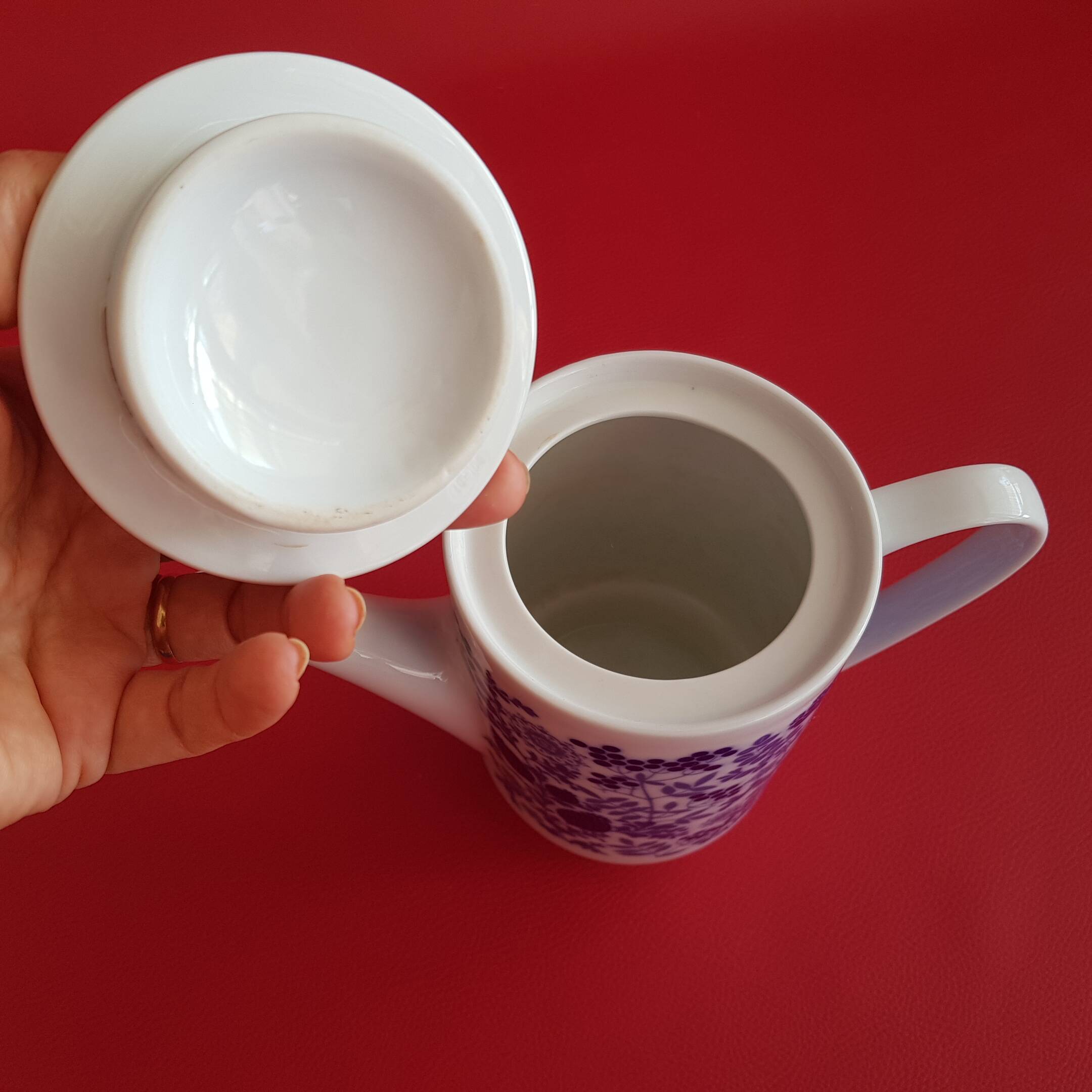 Melitta porcelain teapot white blue decoration