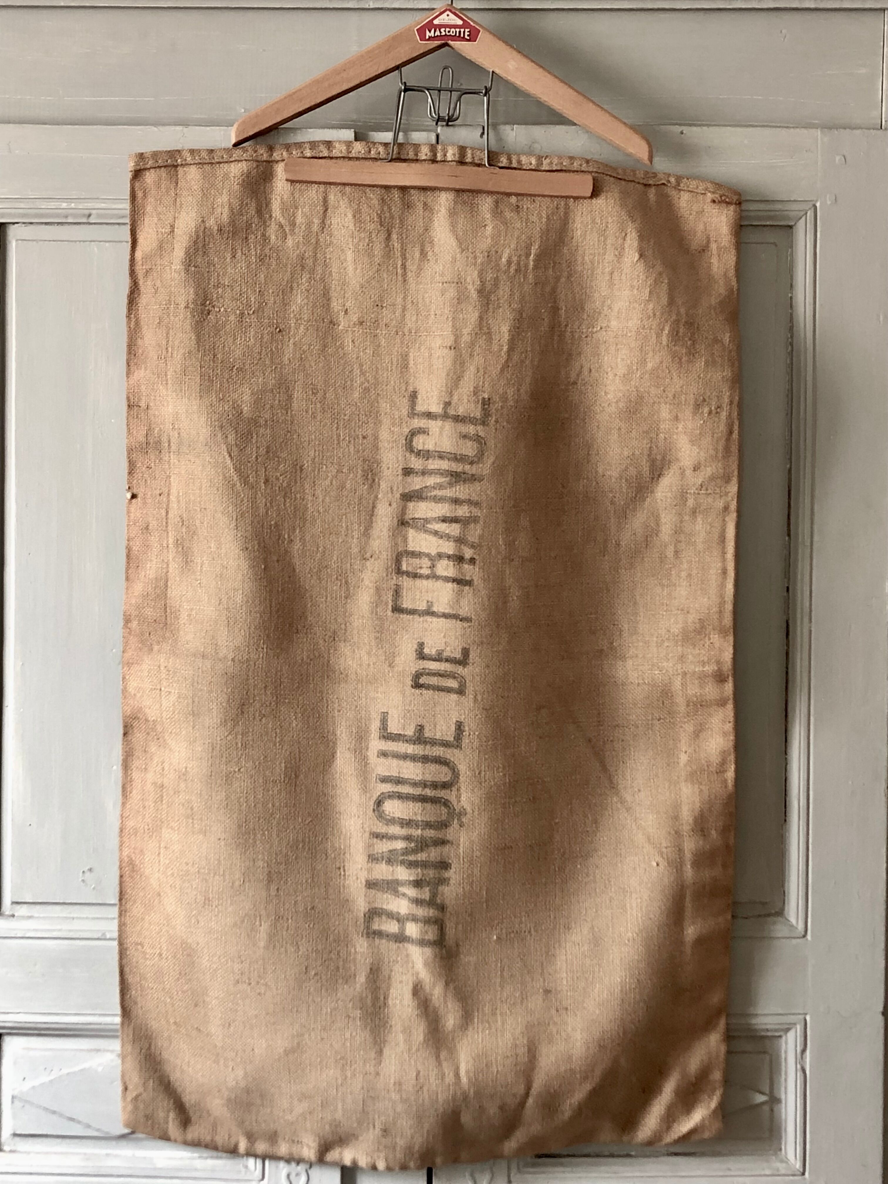 Hemp bag France bank