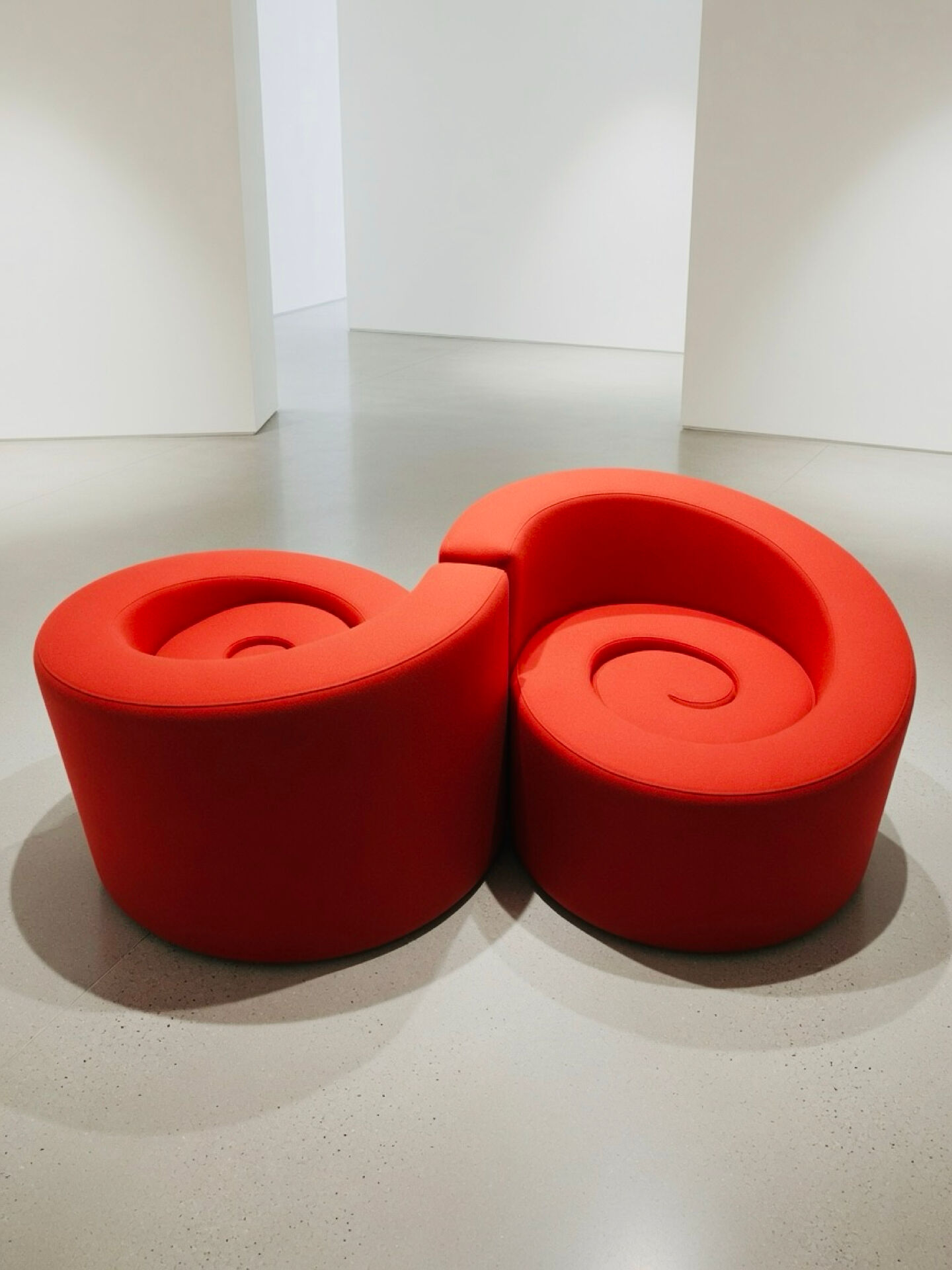 Paires de fauteuils toi et moi par Michael Kruijne