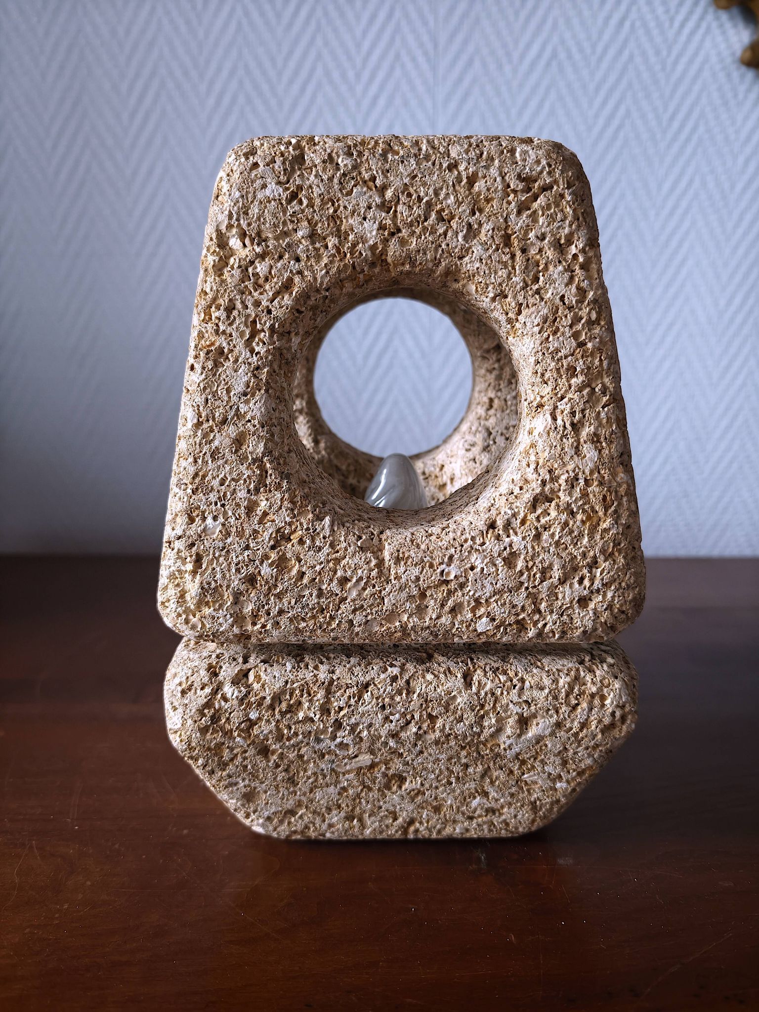 Sculptural lamp in stone 1960-70