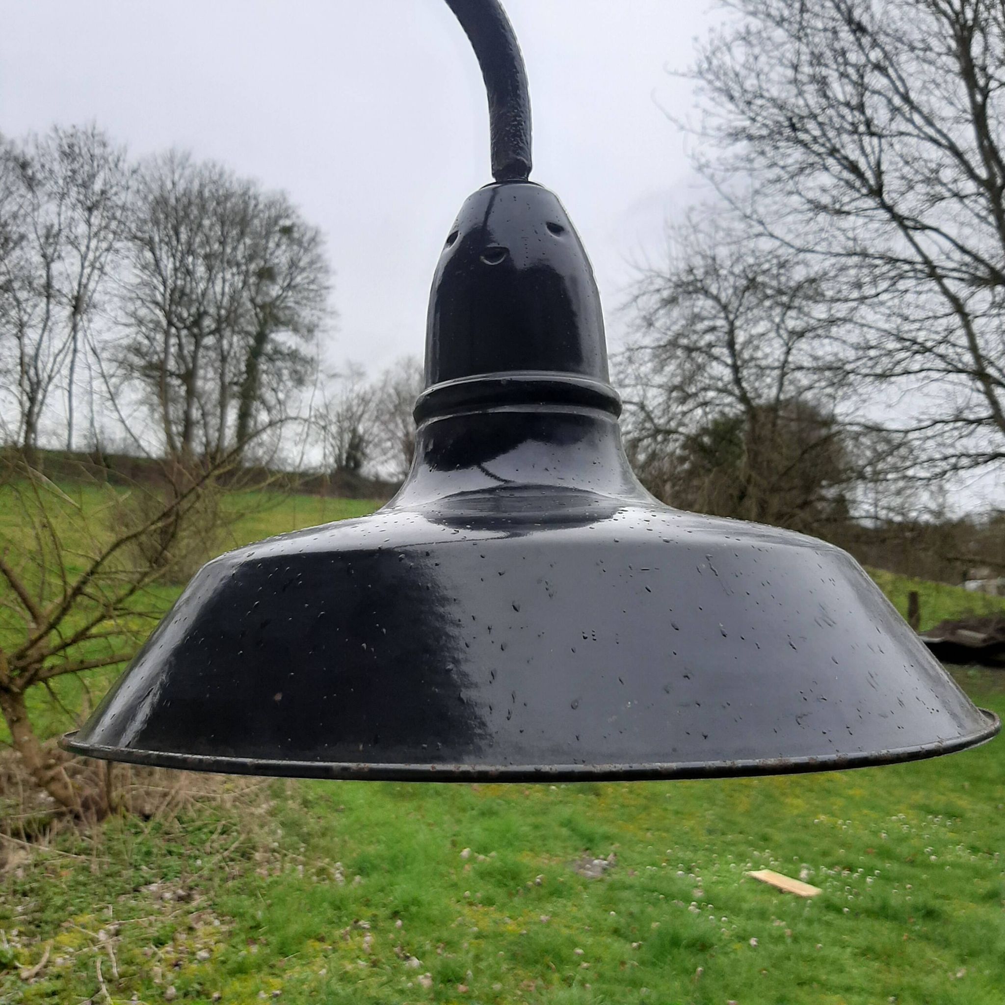 grande lampe potence en fer forgé