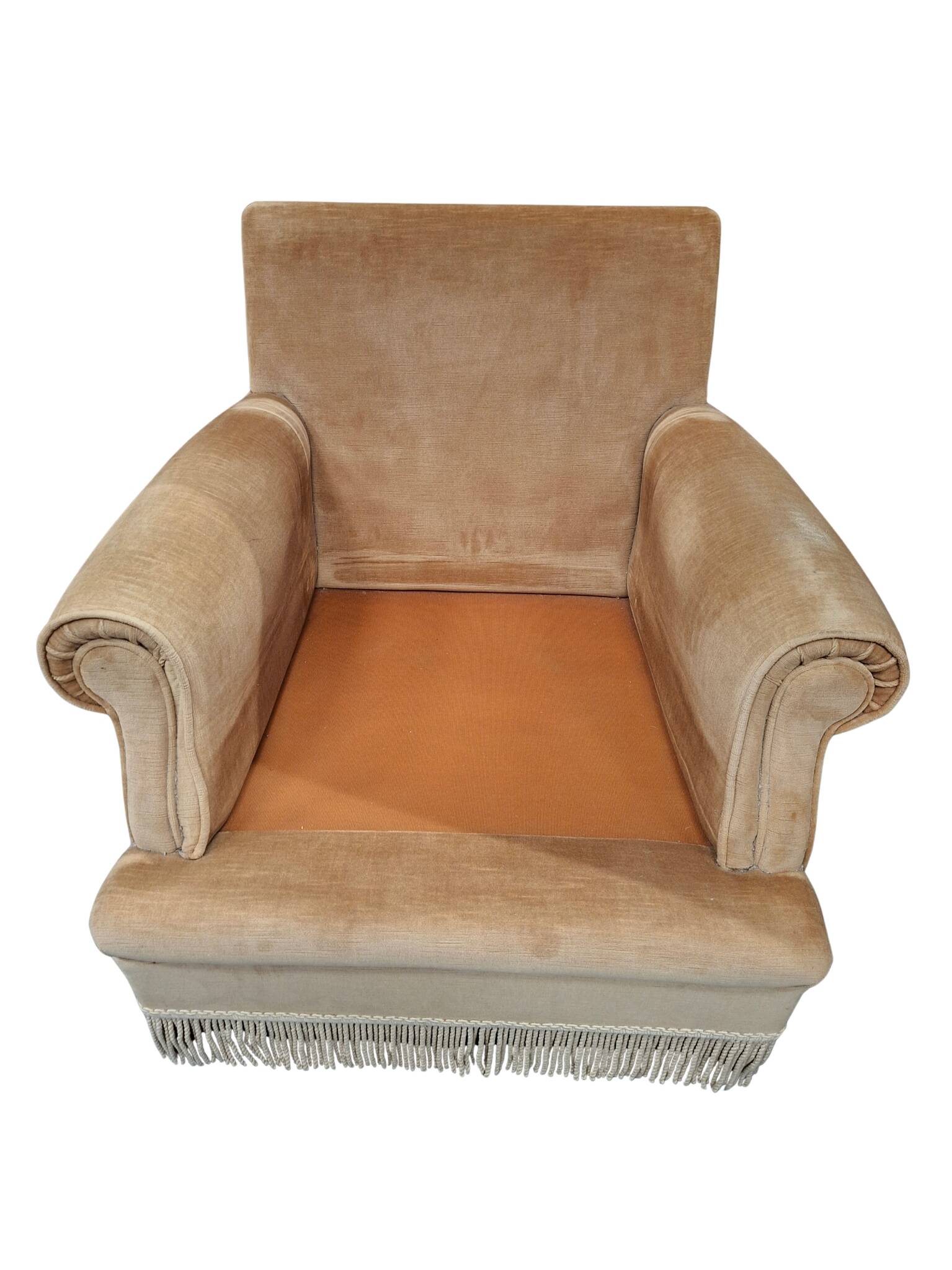 Set salotto in ciniglia degli anni ’70 con frangia decorativa