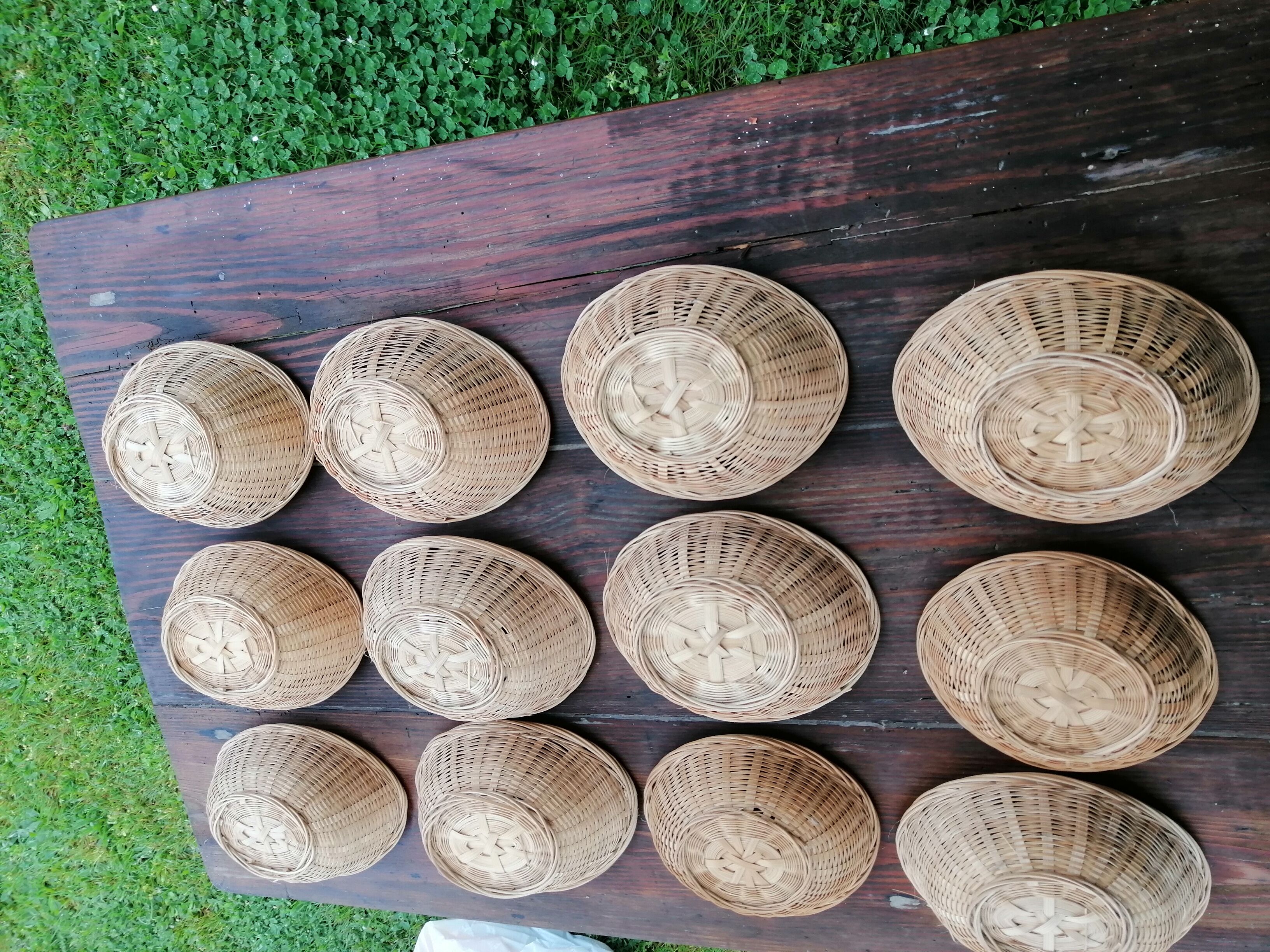 Set of 12 wicker restaurant bread baskets