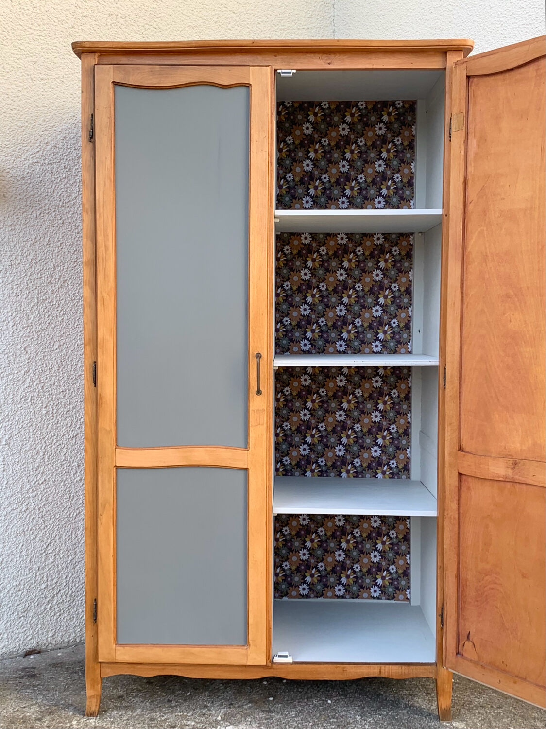 Vintage Parisian cabinet 1970s