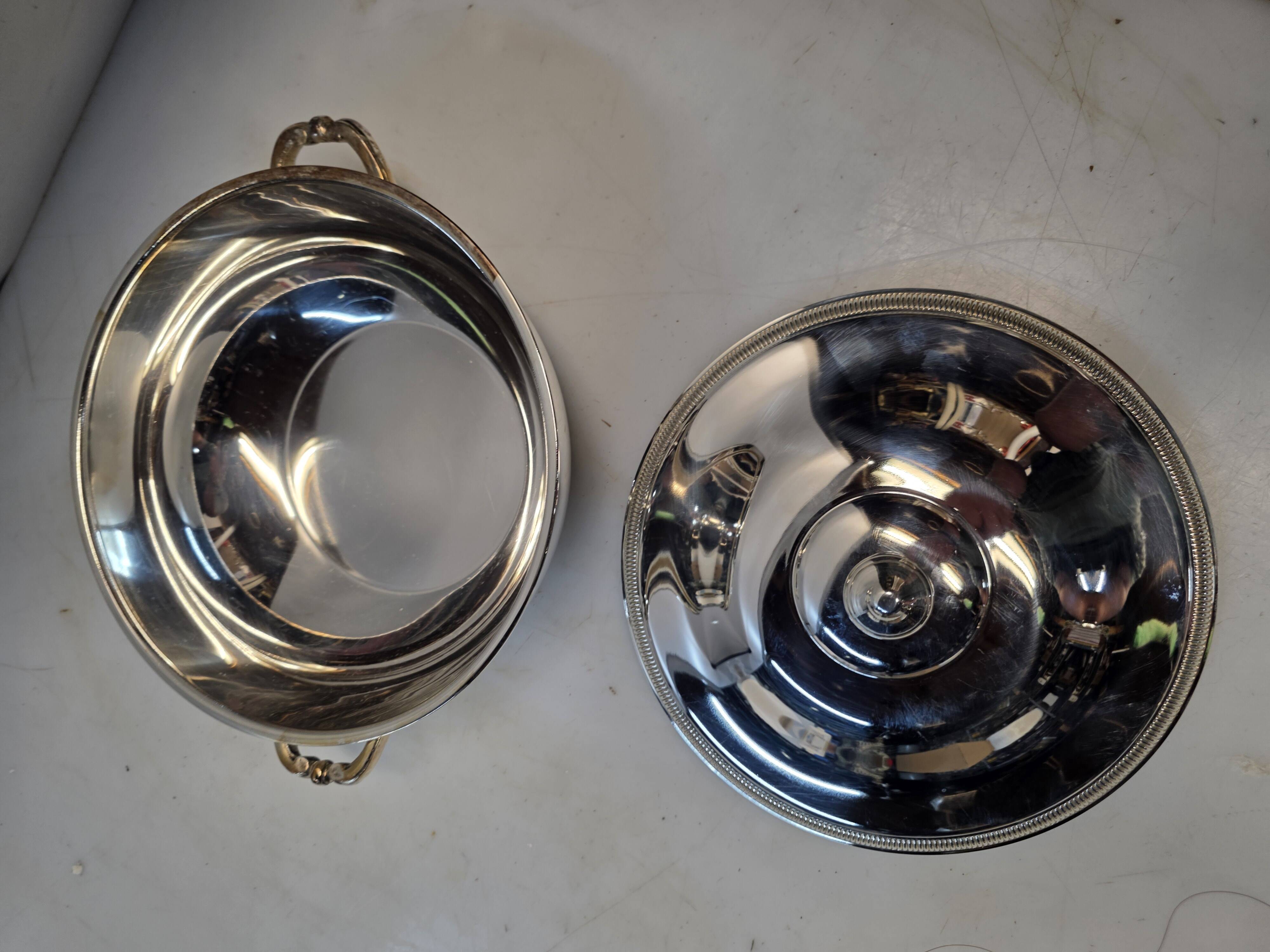 Soup tureen or vegetable dish in silver-plated metal – French silversmithing