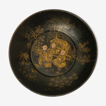 CHINA, black lacquered wood cup decorated three dignitaries early twentieth century