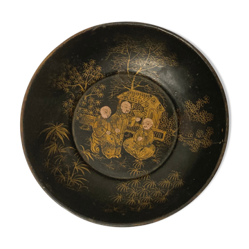 CHINA, black lacquered wood cup decorated three dignitaries early twentieth century