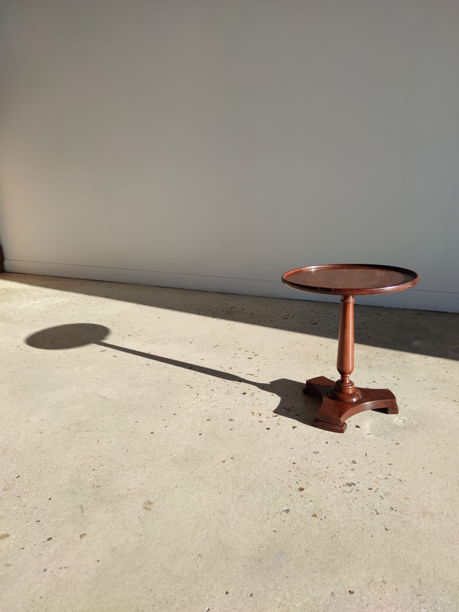 Mini harness or pedestal table in natural wood