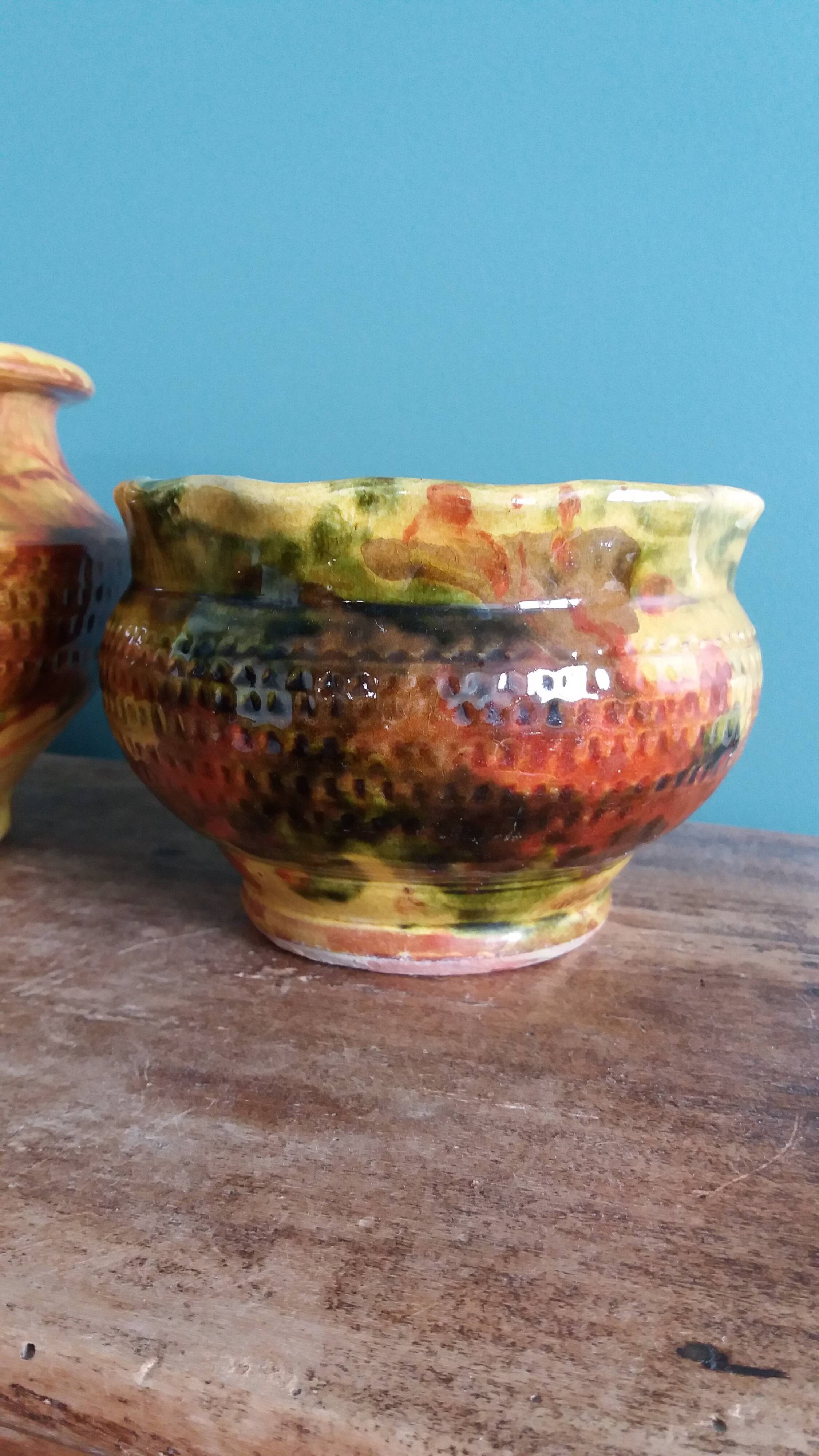 Flower pots, Provençal pottery in glazed terracotta.