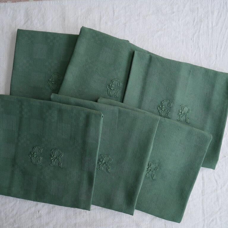 Set of 6 green towels, monogram GR