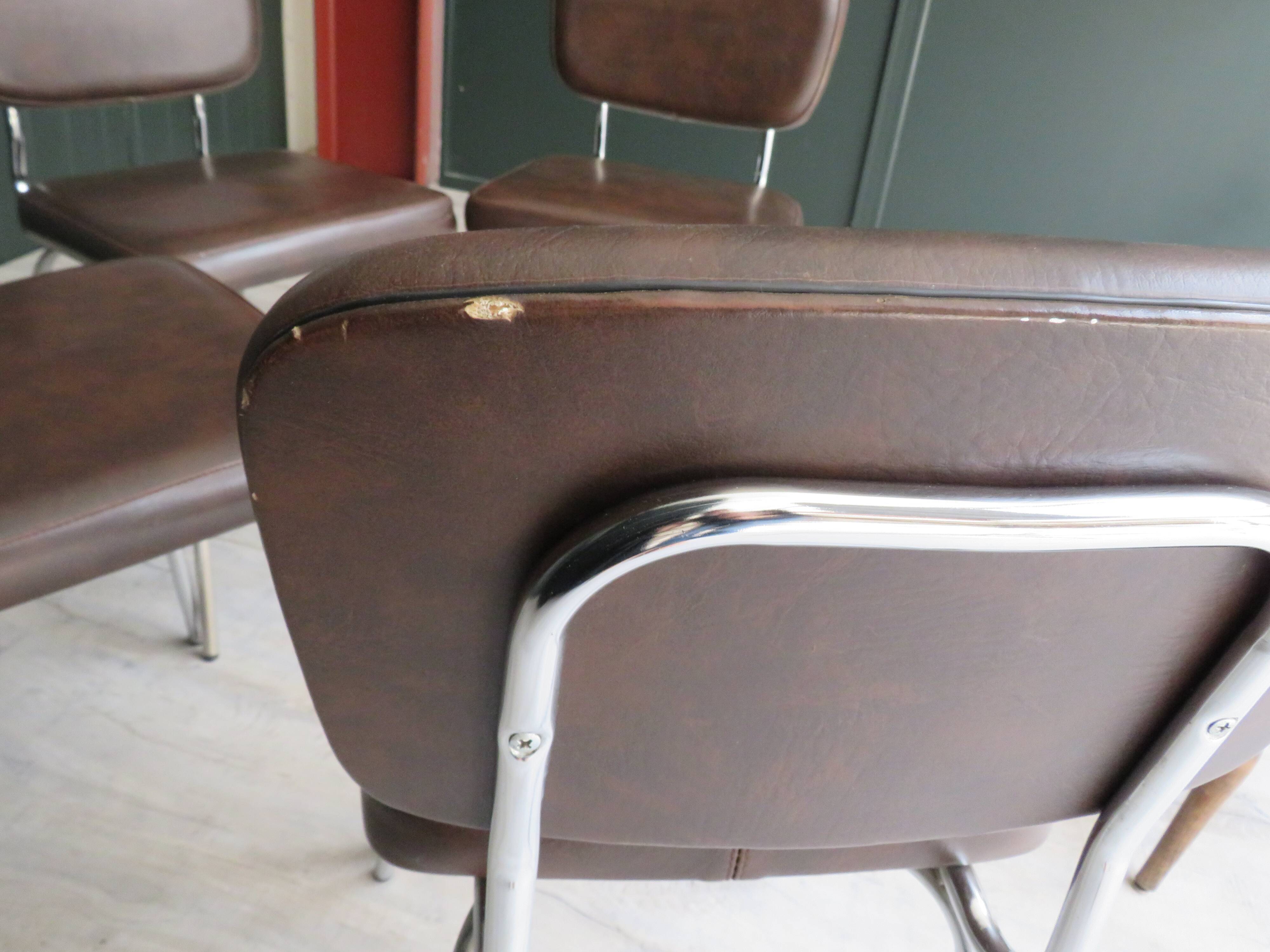 Set of 4 chairs in skaï and vintage chrome