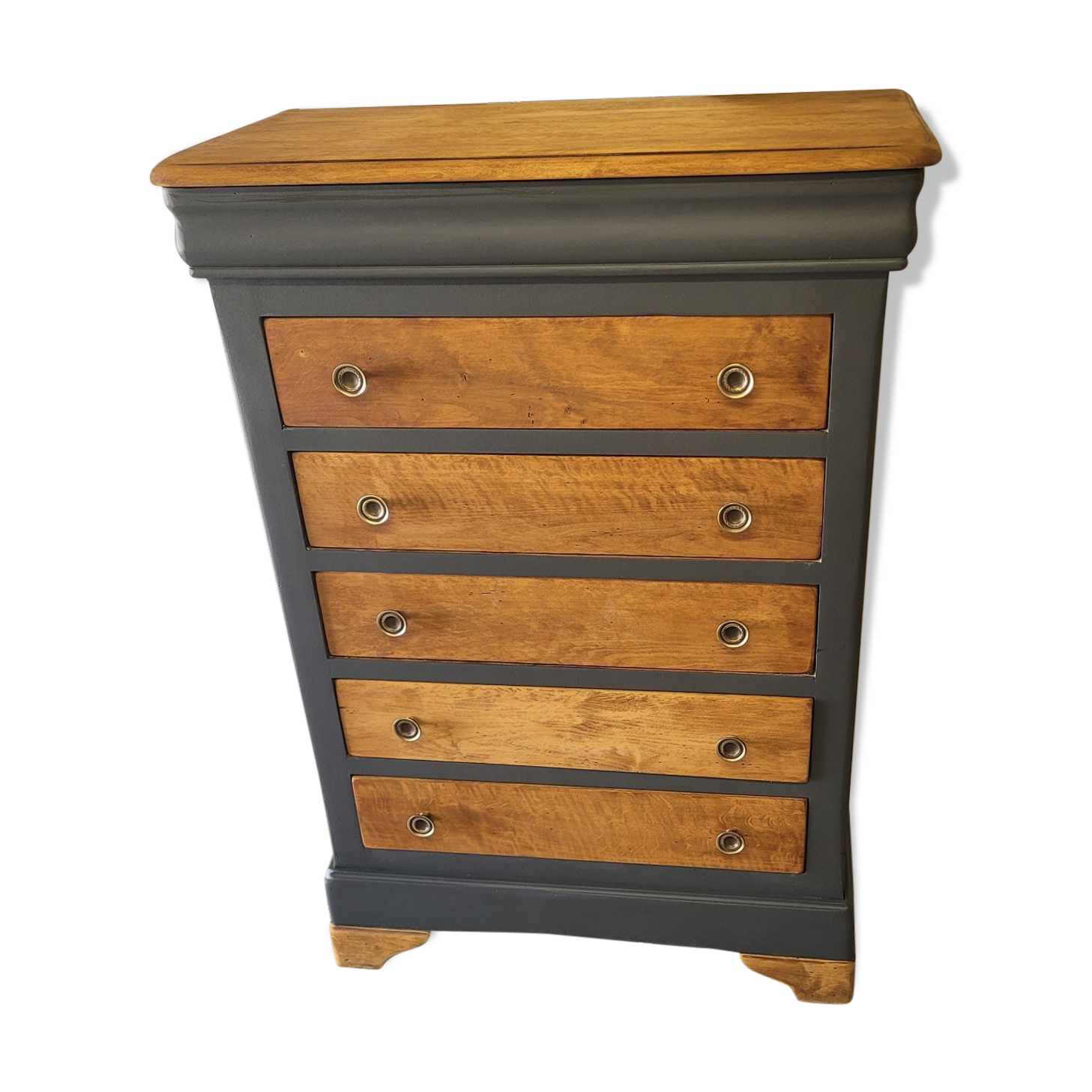 Cherry chest of drawers