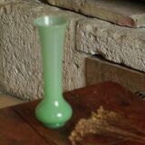 Vase en opaline verte