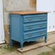 Commode ancienne rénovée bleu – plateau bois – 3 tiroirs