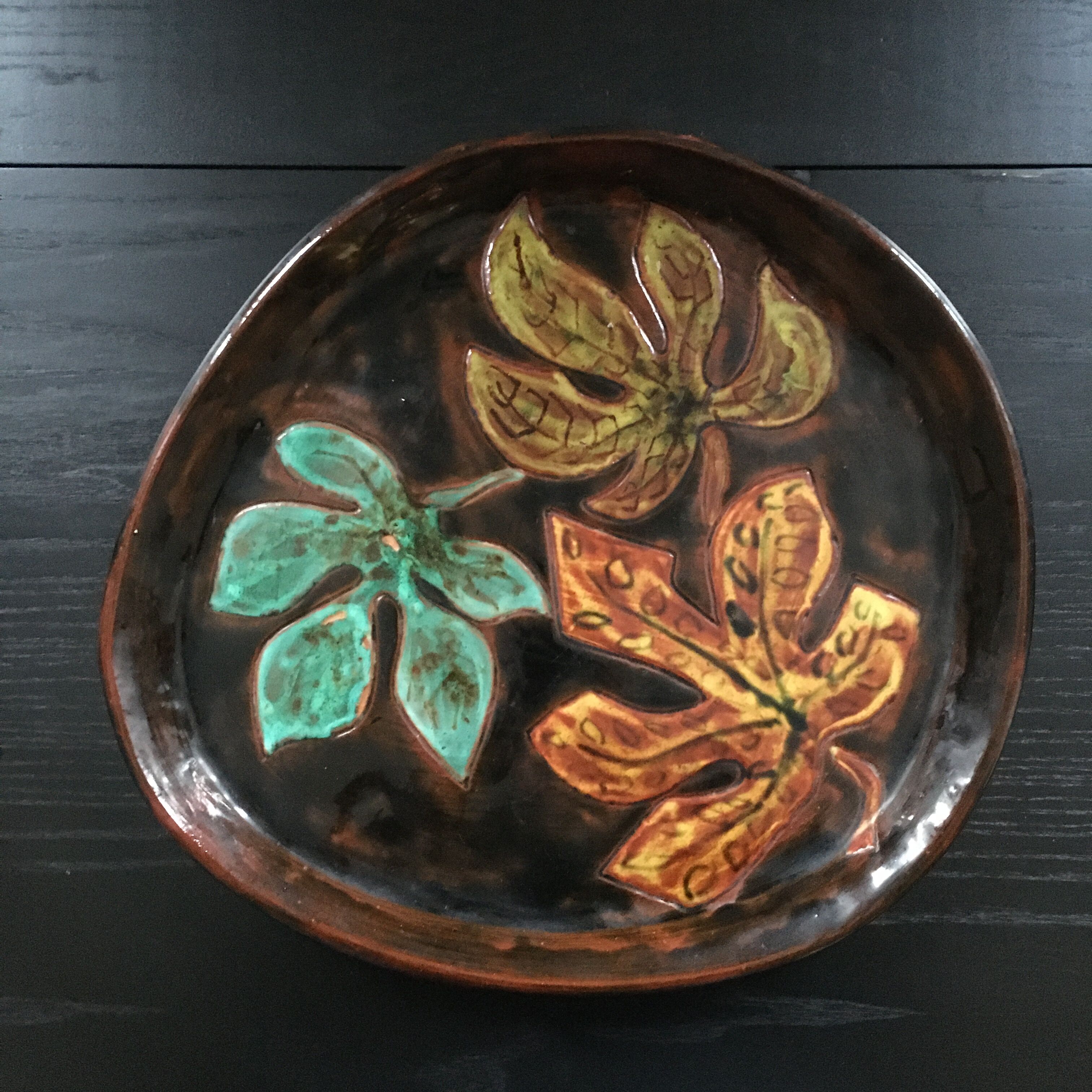 3-leaf plate signed GR