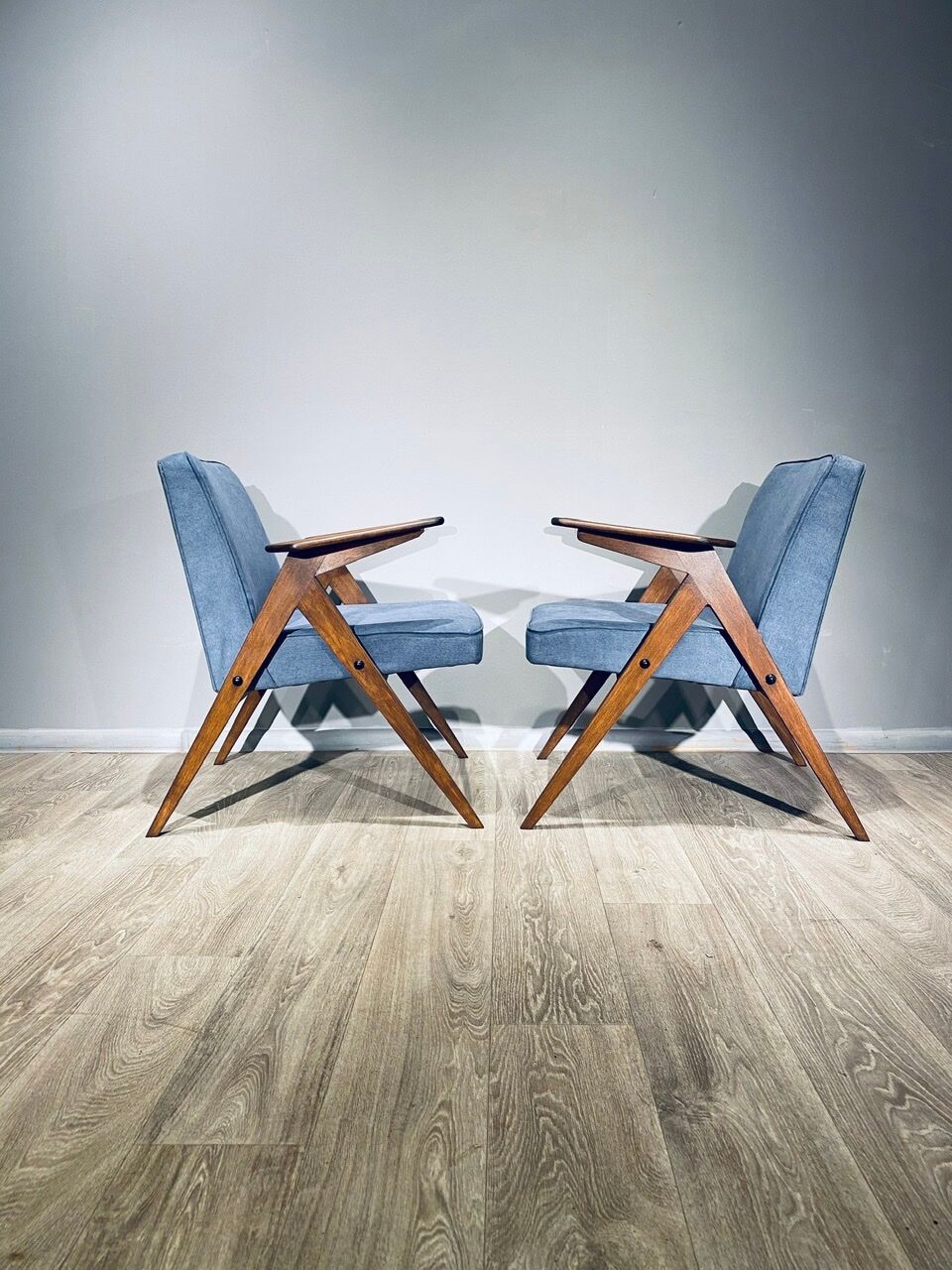 Pair of vintage design armchairs 'Bunny' 60s